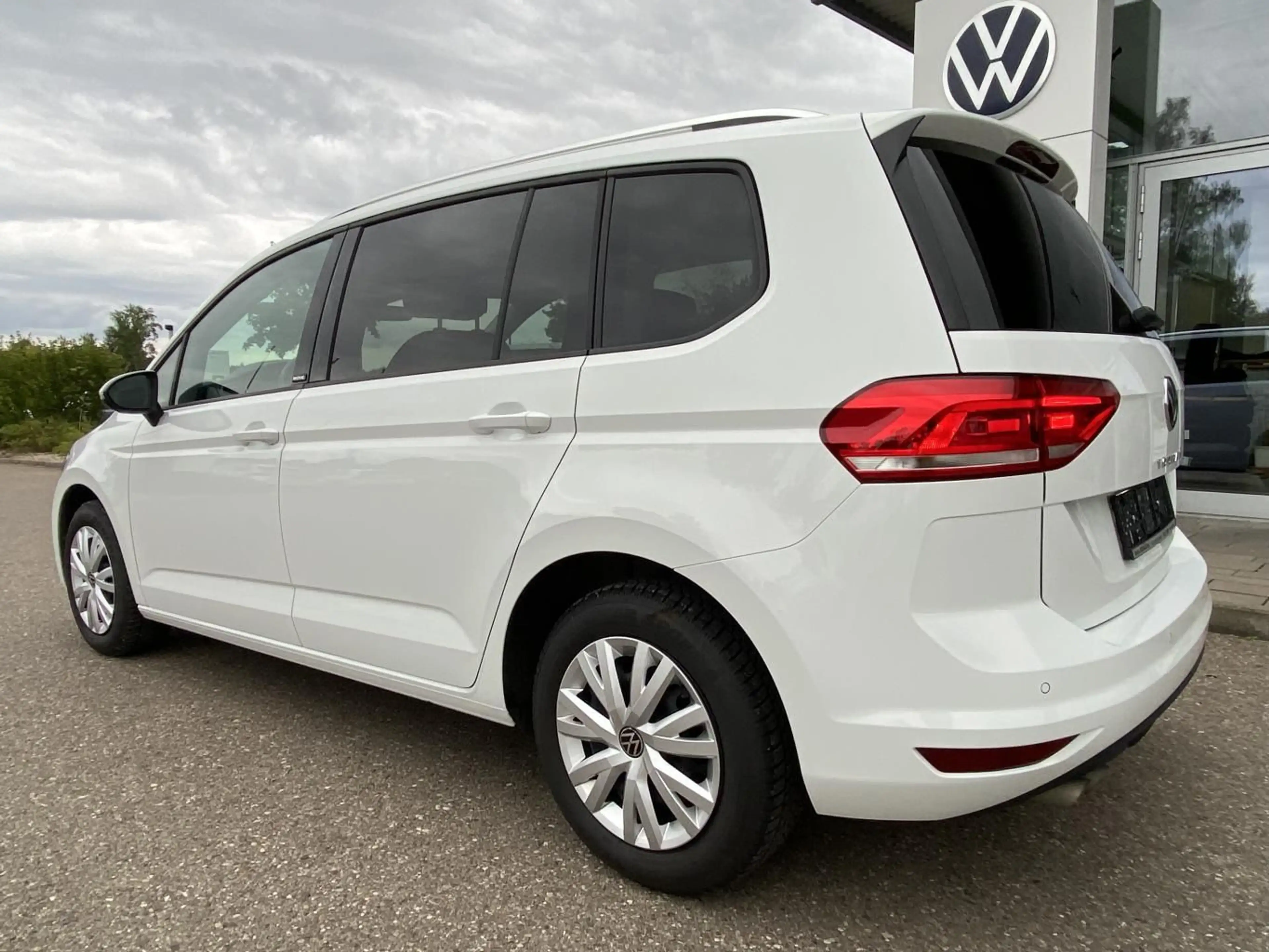 Volkswagen Touran 2.0 TDI DSG MOVE APP-CONNECT+VIRTUAL-COCK — photo 4