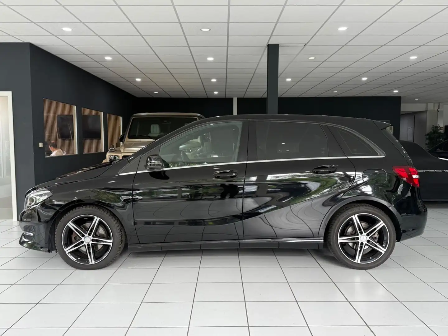 Mercedes-Benz B 200 d Score *URBAN*LED*NAVI*R-KAM*MFL*TEMP*SZH Negro - 2