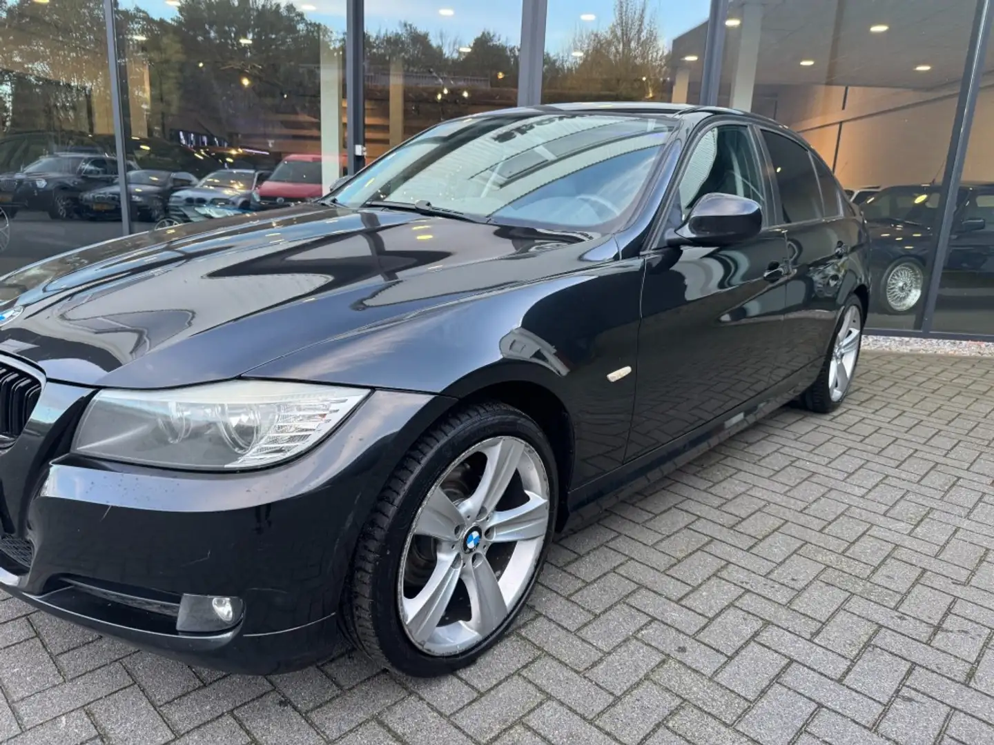 BMW 318 318i Executive Sport ,Climate,Cruise,Navi,Pdc,Leer Noir - 2