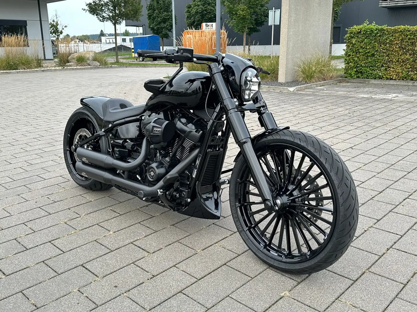 Harley-Davidson Breakout 117 Custom/all Black/ThunderBike/Jekill Negru - 1
