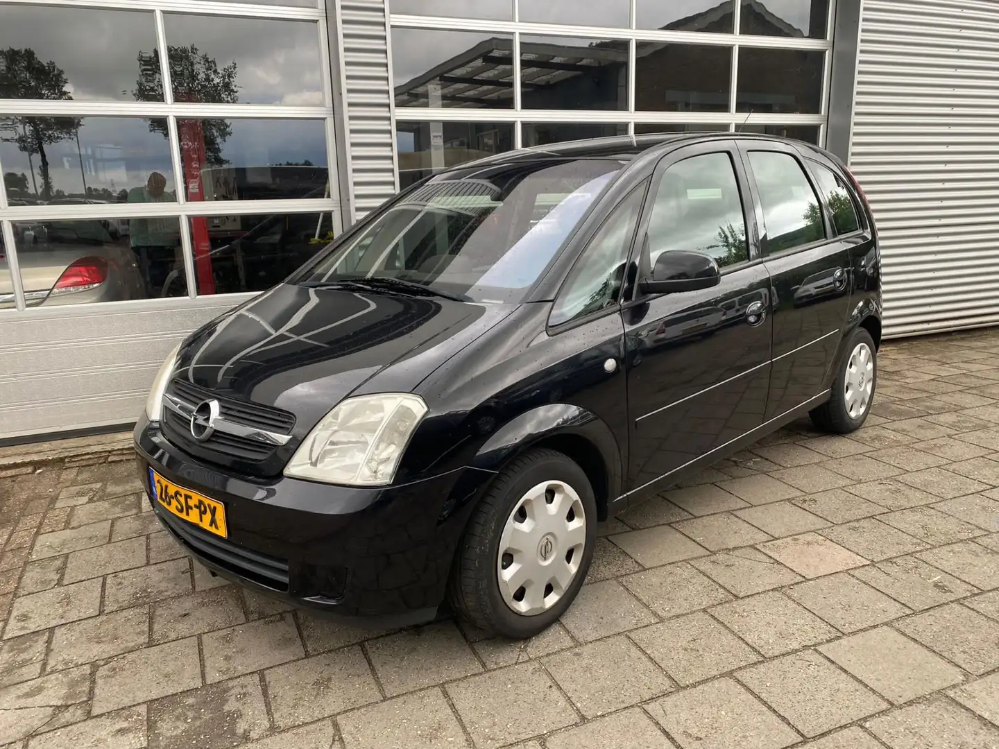 Opel Meriva 1.6-16V Executive Schwarz - 1