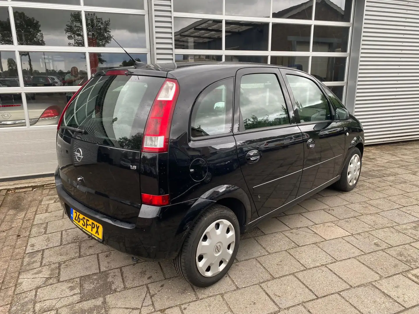 Opel Meriva 1.6-16V Executive Schwarz - 2