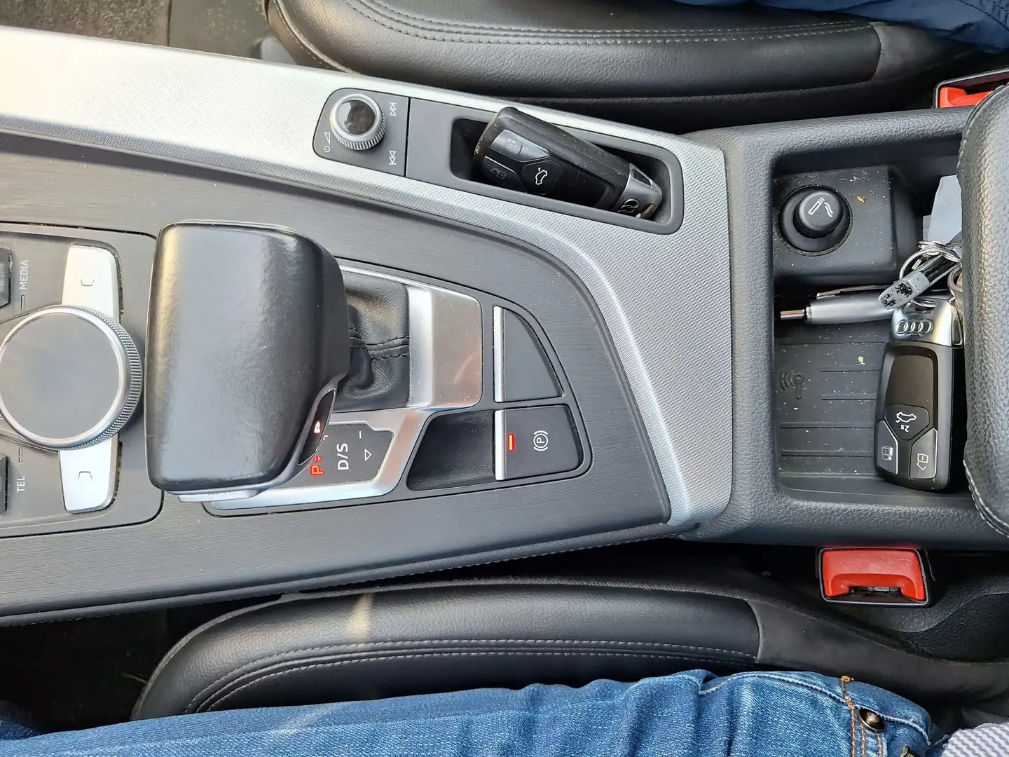 Audi A4 2.0 tdi ultra Business 150cv s-tronic - 1