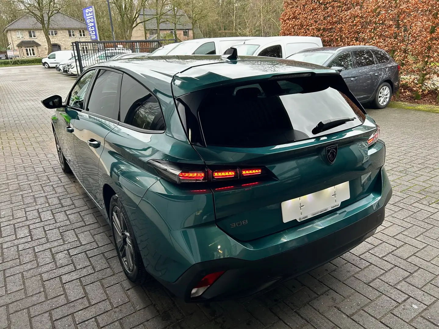 Peugeot 308 SW 1.2 PureTech Allure Pack S -3000 SUMMER DEAL Groen - 2