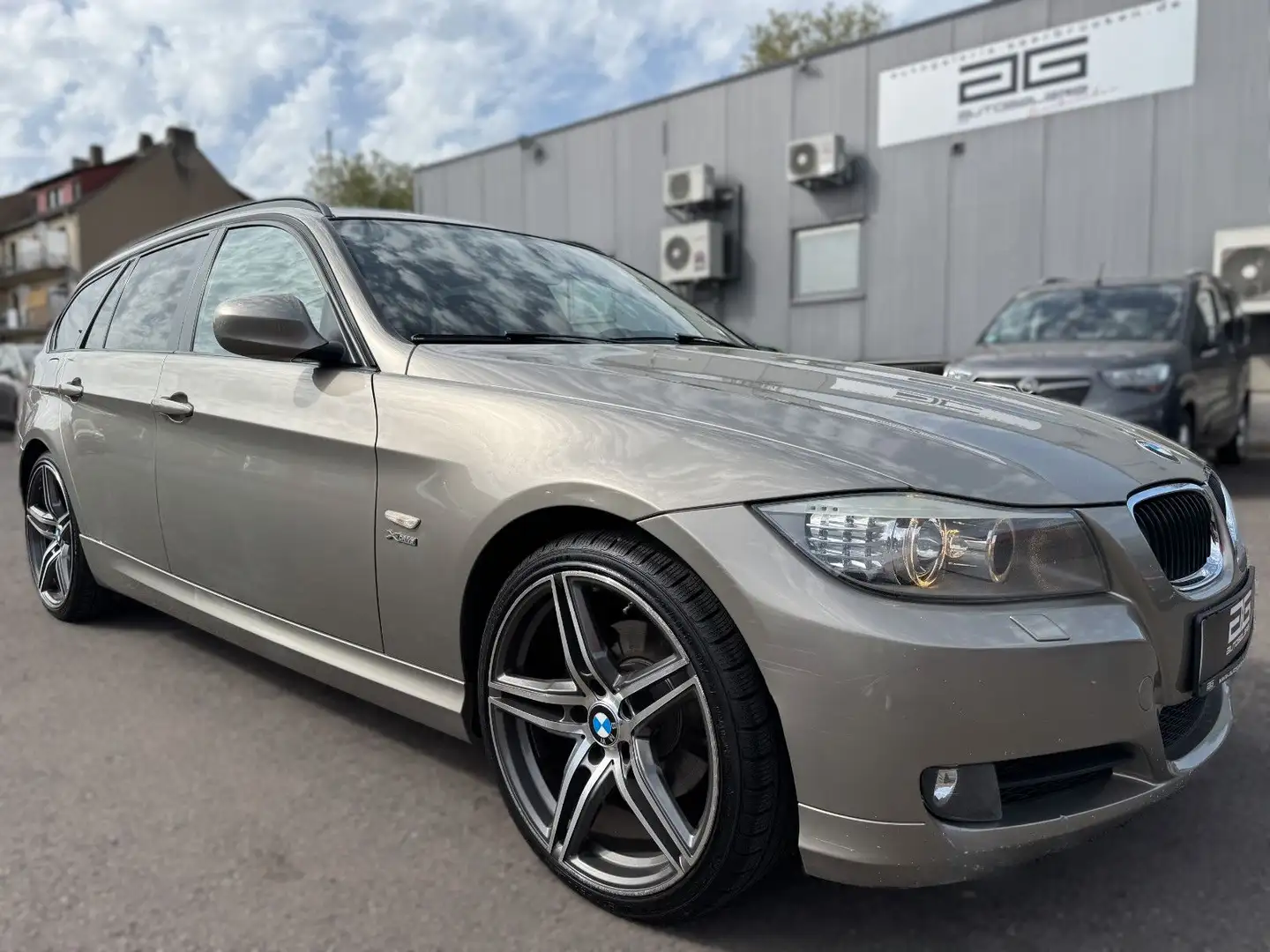 BMW 320 d xDrive Automatik*Bi-Xenon/Navi/PDC/19"Alus* Oro - 1