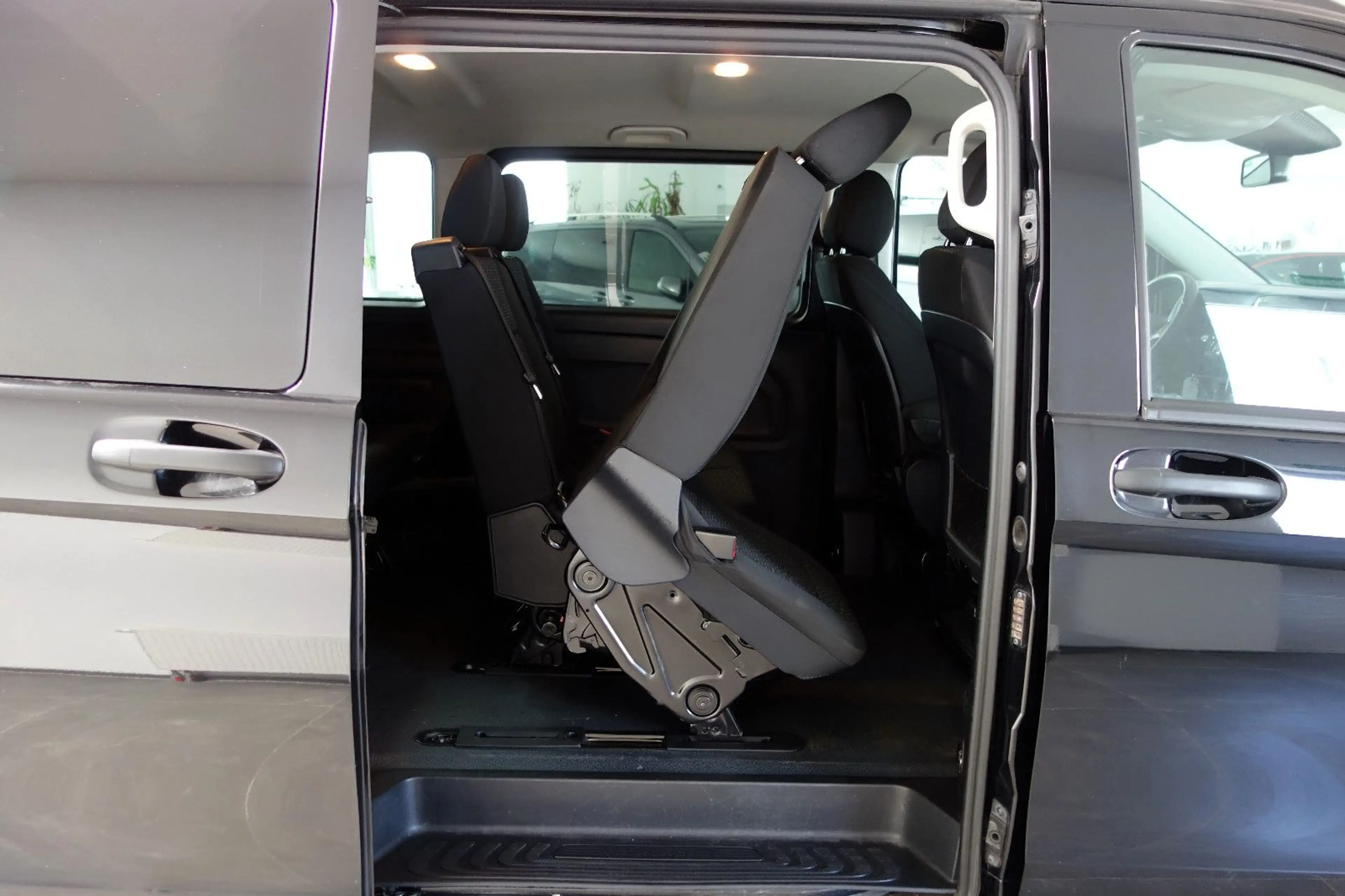 Mercedes-Benz Vito 124 CDI Tourer Edition 9G-Tronic/Klima/17-Z — photo 14
