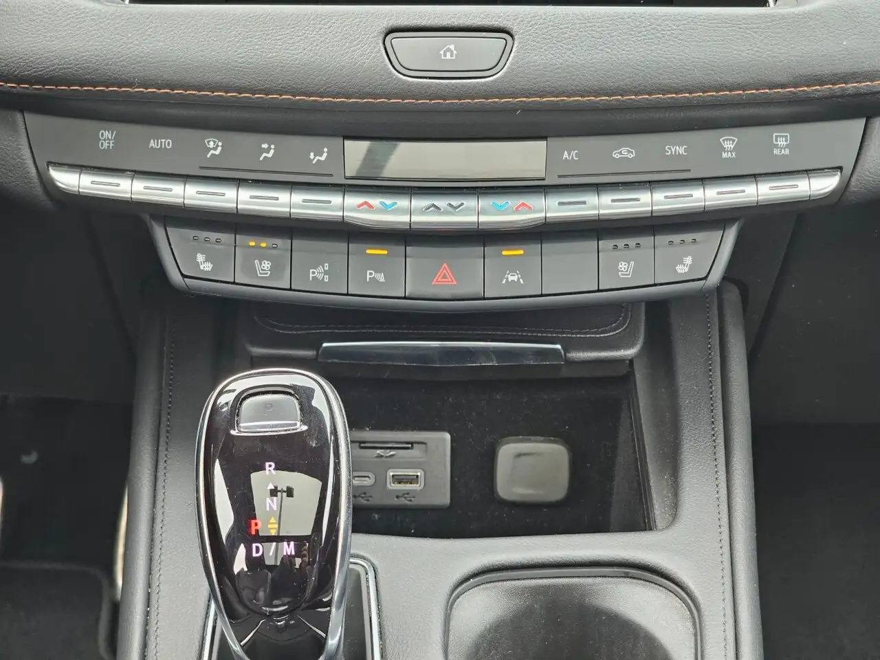 Cadillac XT4 снимка Cadillac XT4