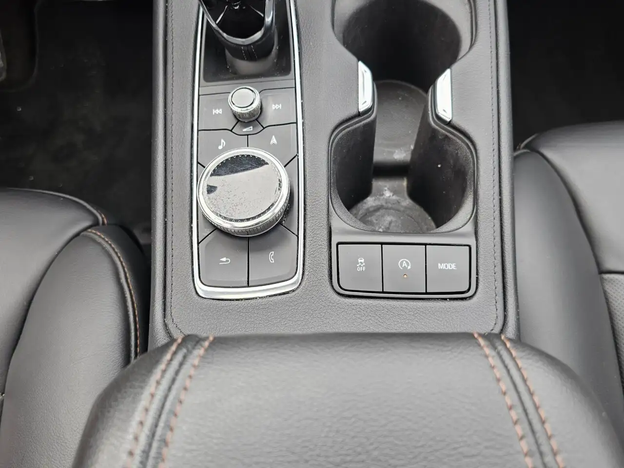 Cadillac XT4 снимка Cadillac XT4