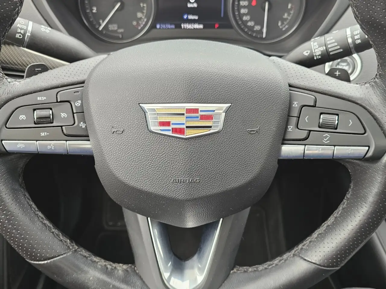 Cadillac XT4 снимка Cadillac XT4