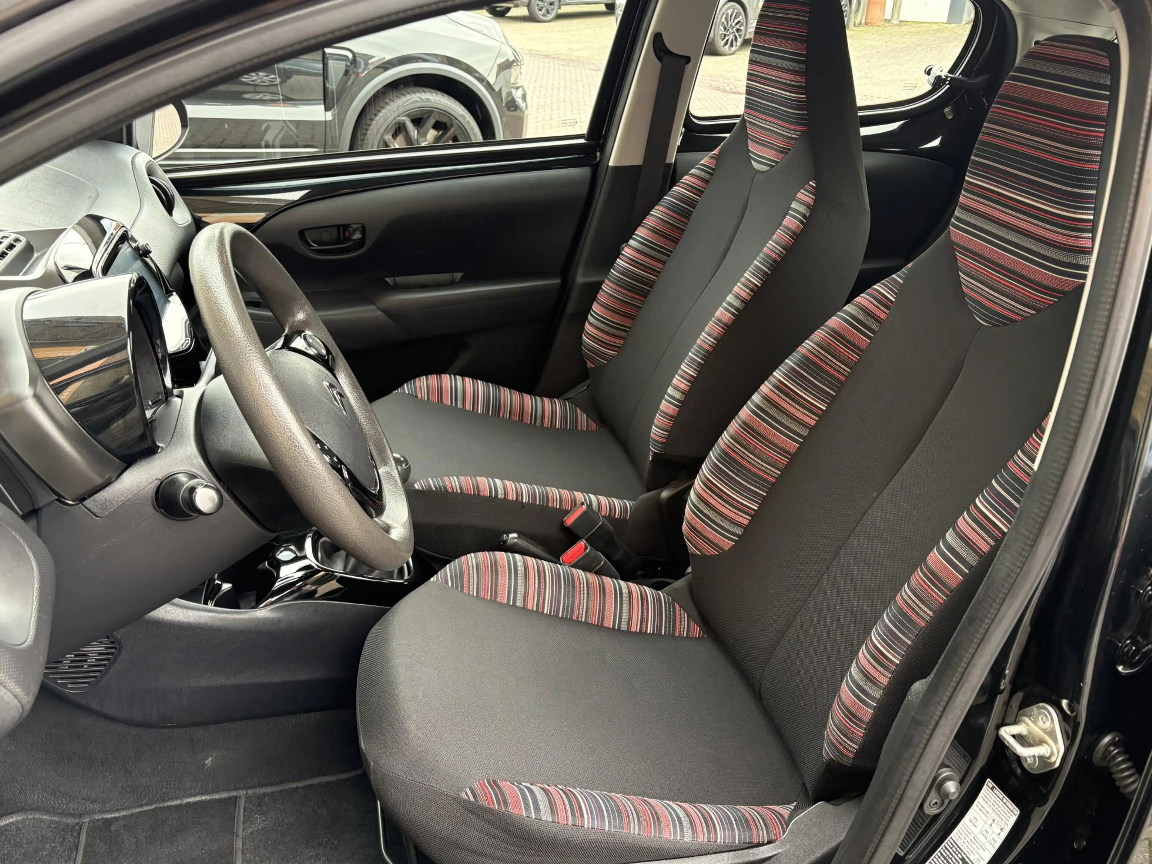 Citroen C1 1.0 Feel 5-DEURS AIRCO/CARPLAY/CAMERA/NL-AUTO — photo 3