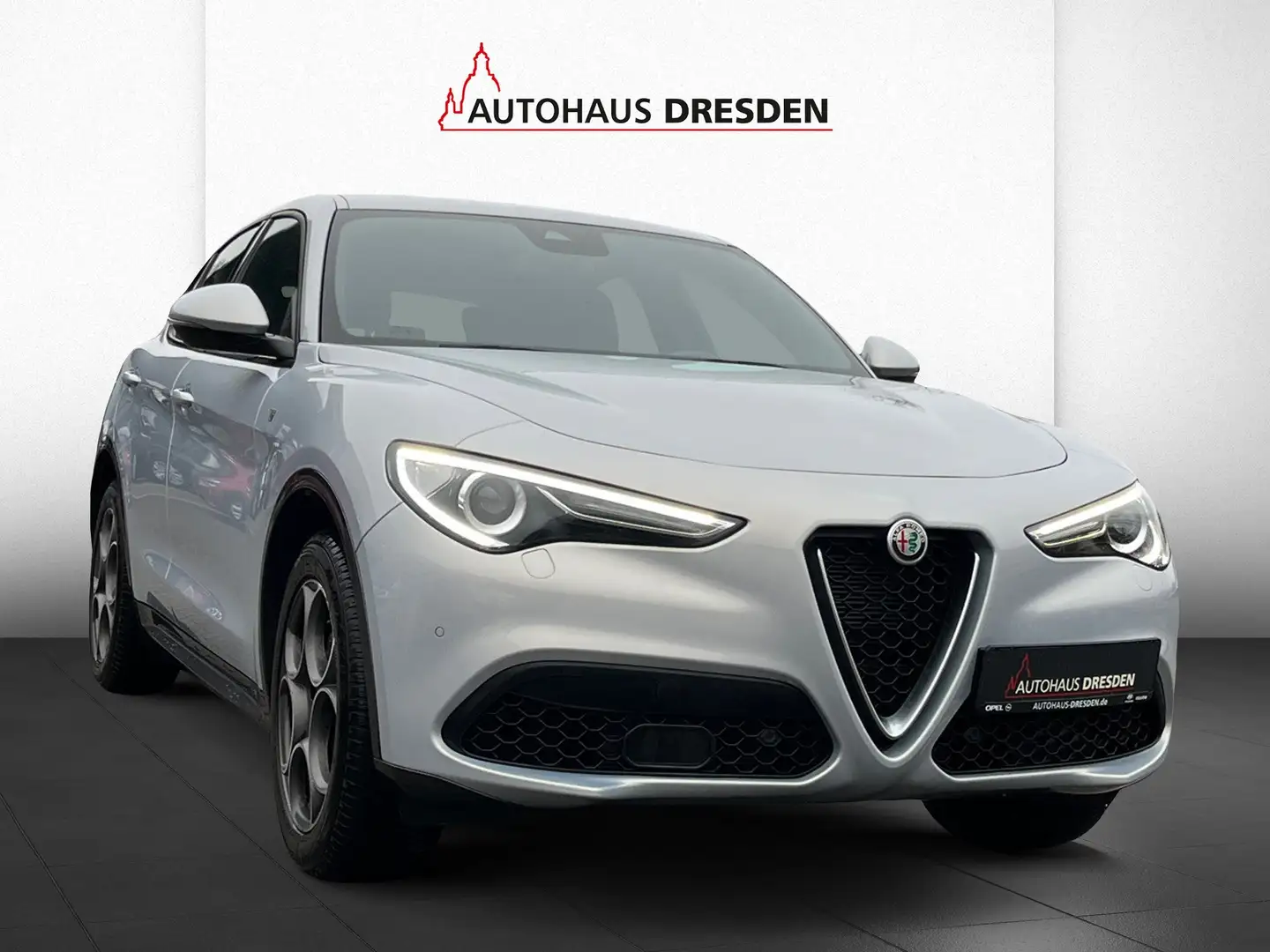 Alfa Romeo Stelvio 2.0Turbo 16V 4WD BI-XEN / NAVI / W-PAKET Bleu - 2