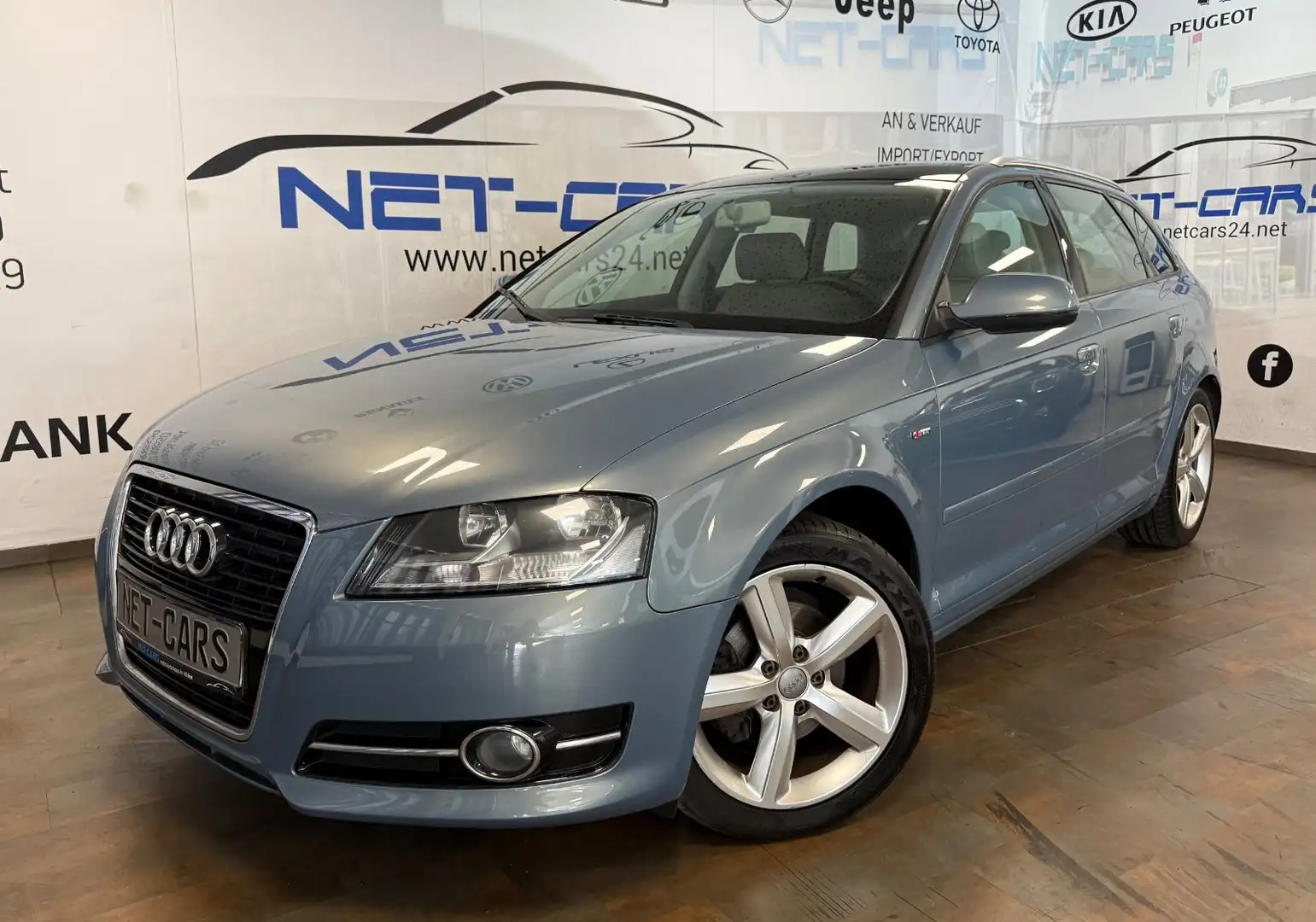 Audi A3 Sportback 1.8TFSI*PANROMA*NAVi*SteuerketteNEU Bleu - 1