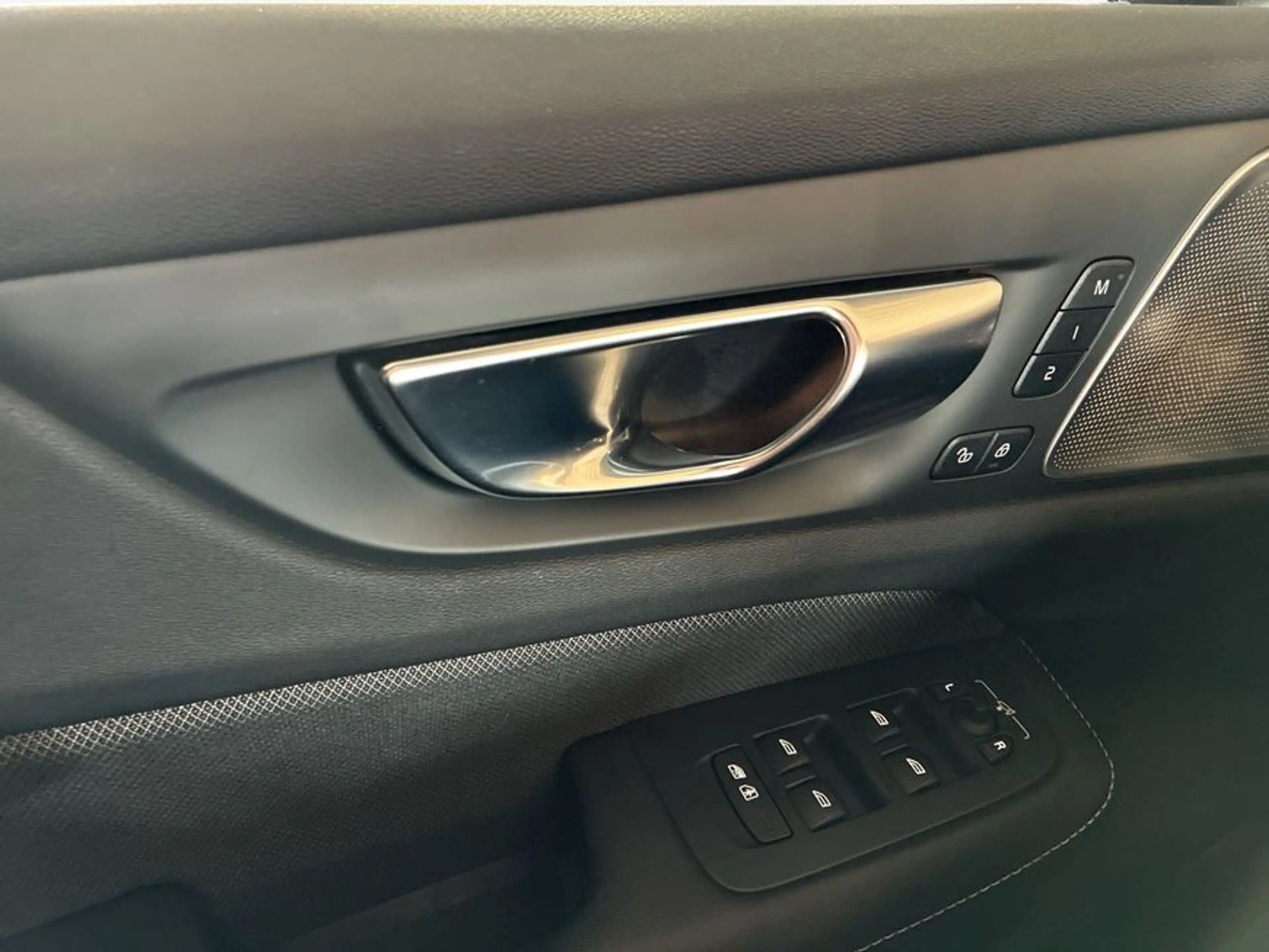 Volvo V60 Cross Country V60 Cross Country B4 D AWD Ultimate — photo 13