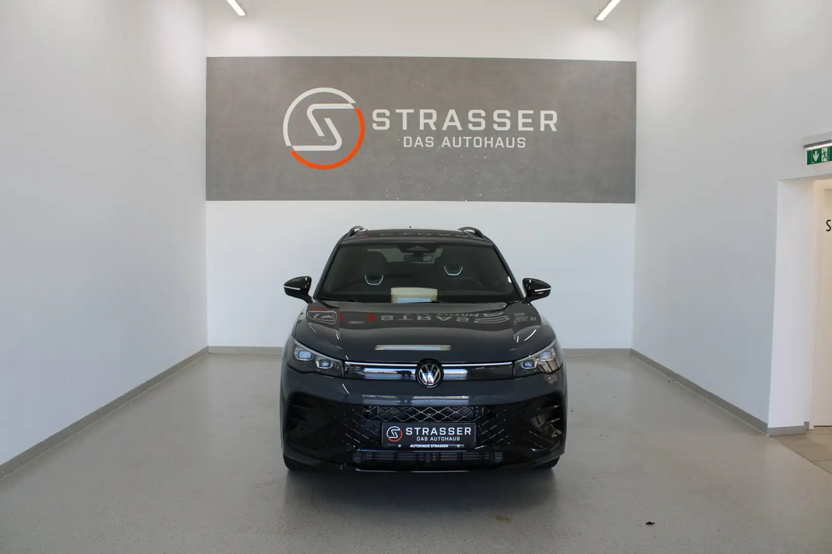 Volkswagen Tiguan Sport TDI 4MOTION DSG Grau - 2