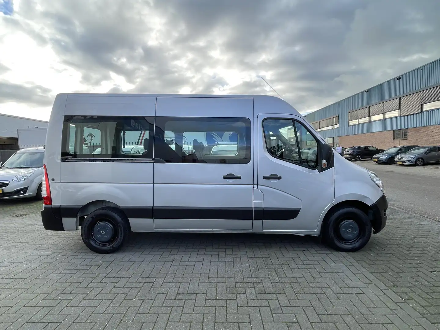 Renault Master Combi T35 2.3 dCi Energy TT L2H2 INCL BTW EURO-6 N Gris - 2