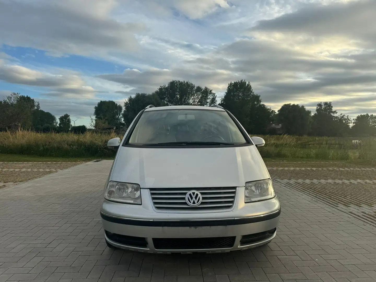 Volkswagen Sharan 1.9 TDi Highline - 2