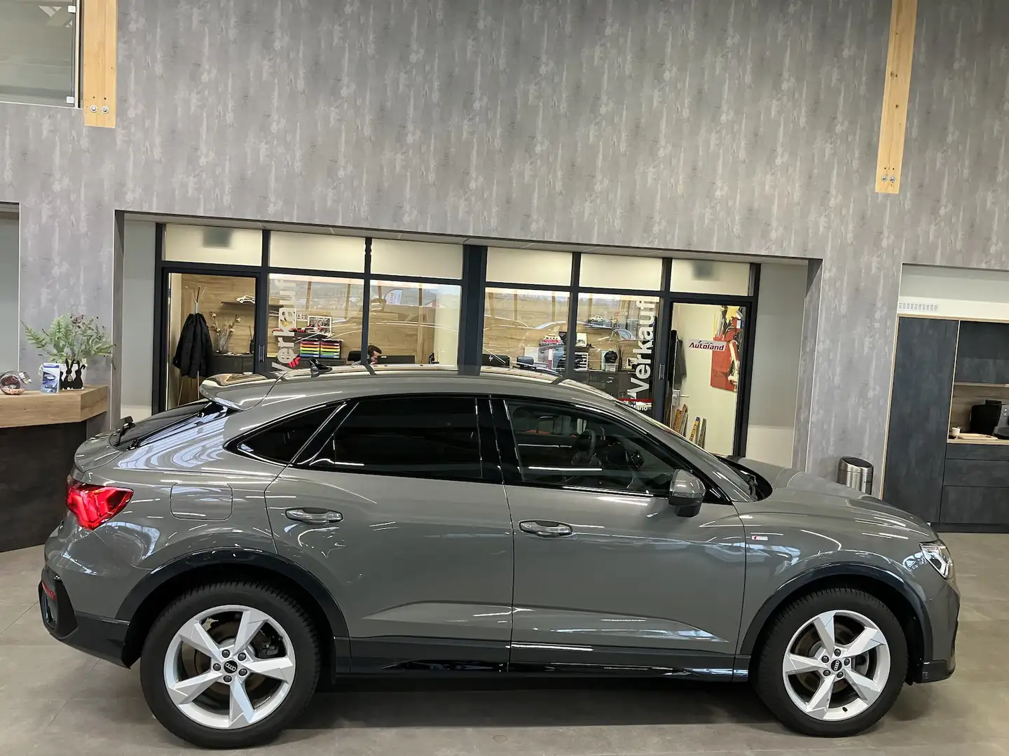 Audi Q3 Sportback 40 TDI 2xS line Lede Navi ACC AHK Gris - 2