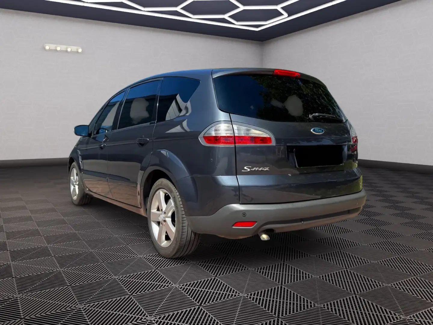 Ford S-Max Titanium 2,0 TDCi DPF Aut. Grau - 2