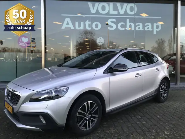 Volvo V40 Cross Country 1.5 T3 Momentum Automaat | Rijklaar incl garantie