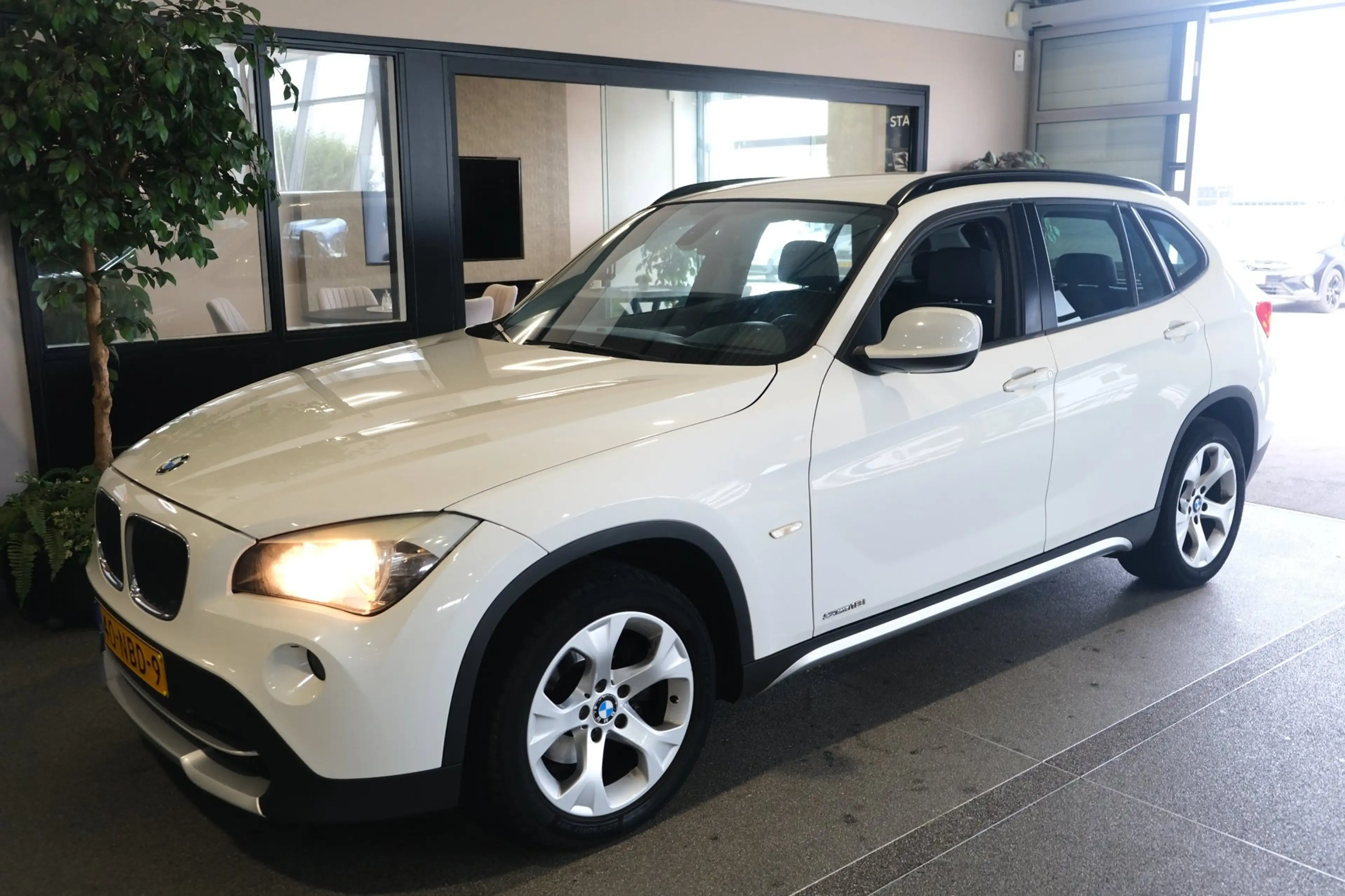 BMW X1 SDrive18i Executive Navi Cruise PDC Trekhaak — photo 10