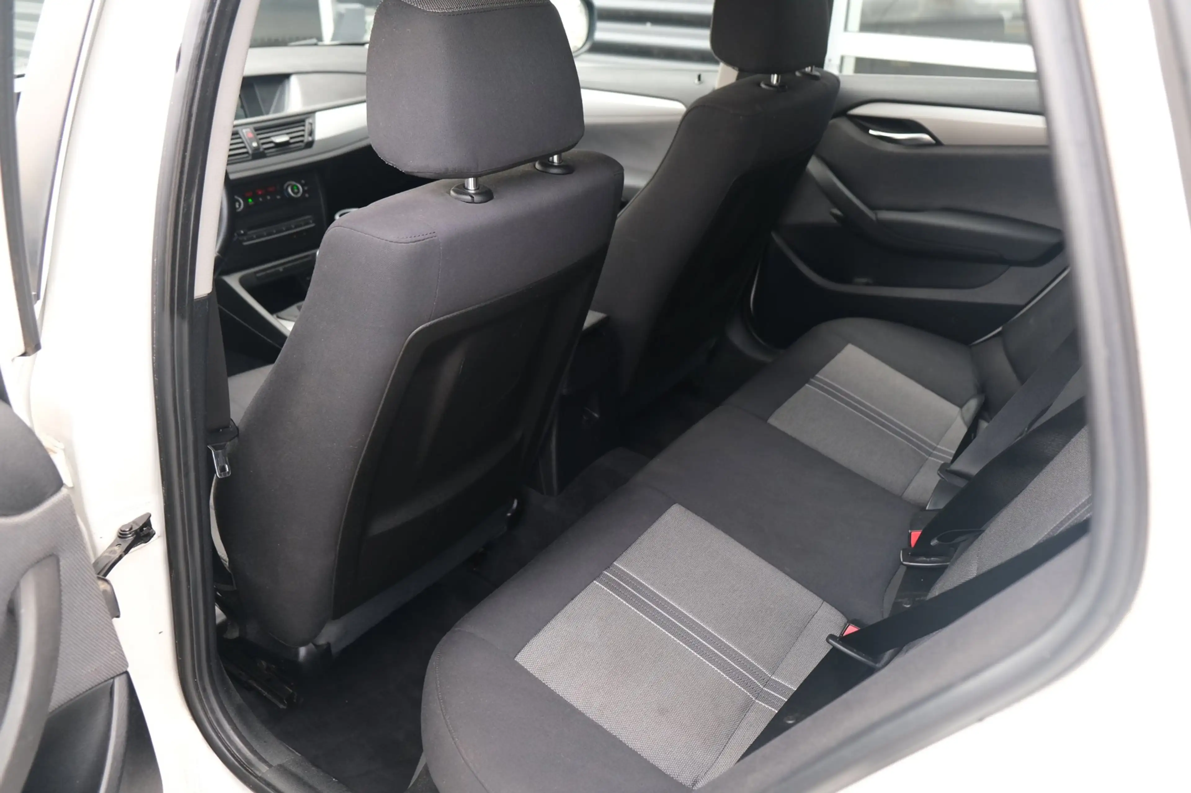 BMW X1 SDrive18i Executive Navi Cruise PDC Trekhaak — photo 13