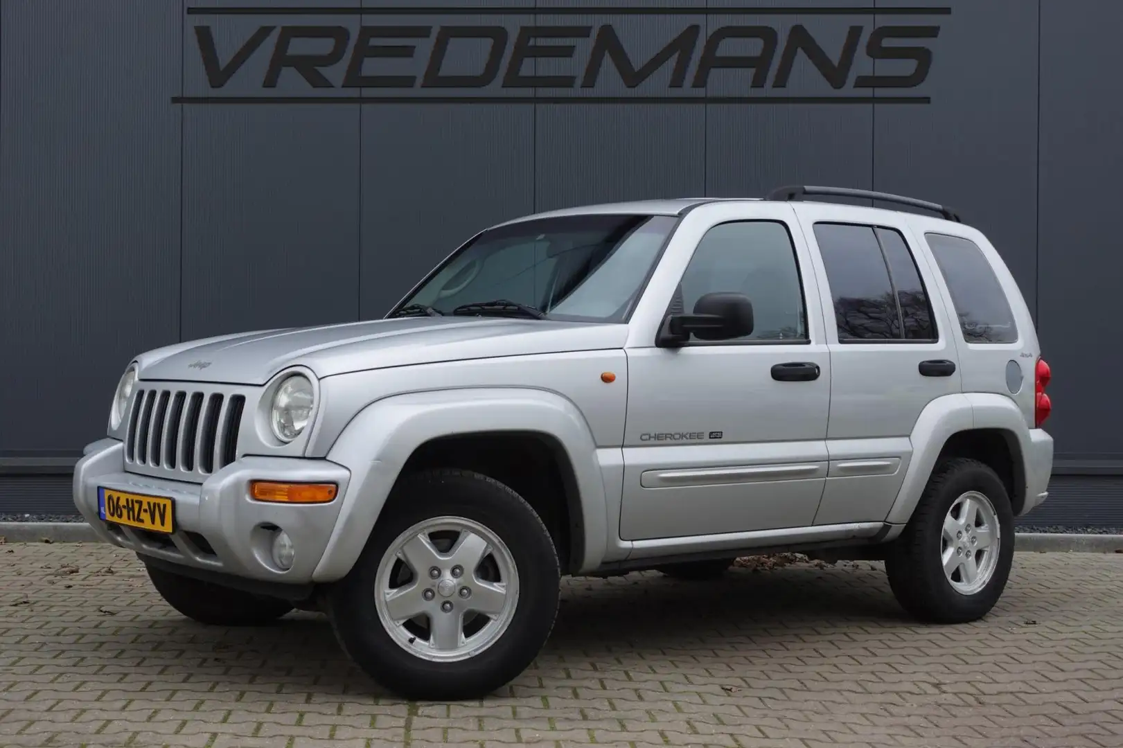 Jeep Cherokee 3.7i V6 Sport Plus Grau - 1
