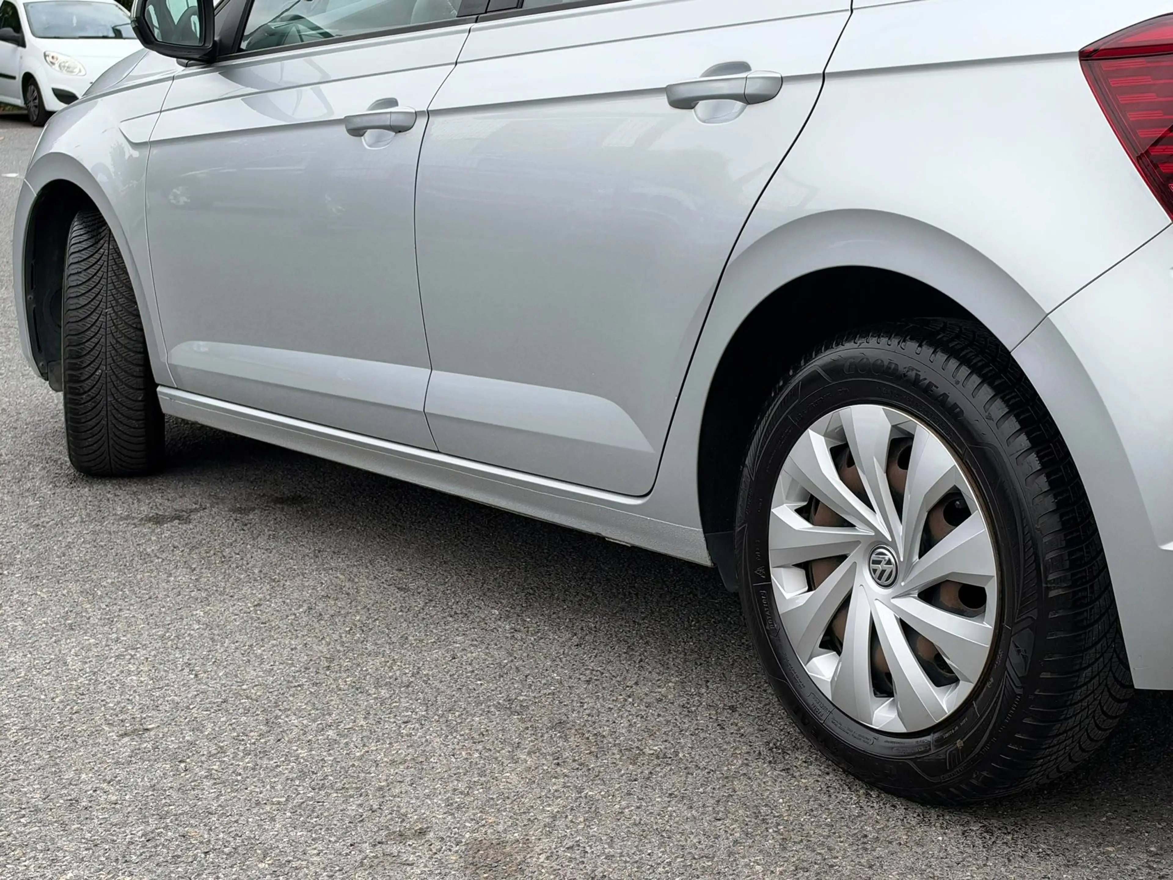 Volkswagen Polo Polo 1.0i / NEW MODEL / ETAT NEUF / FULL SERVICE BOOK !!! — photo 10