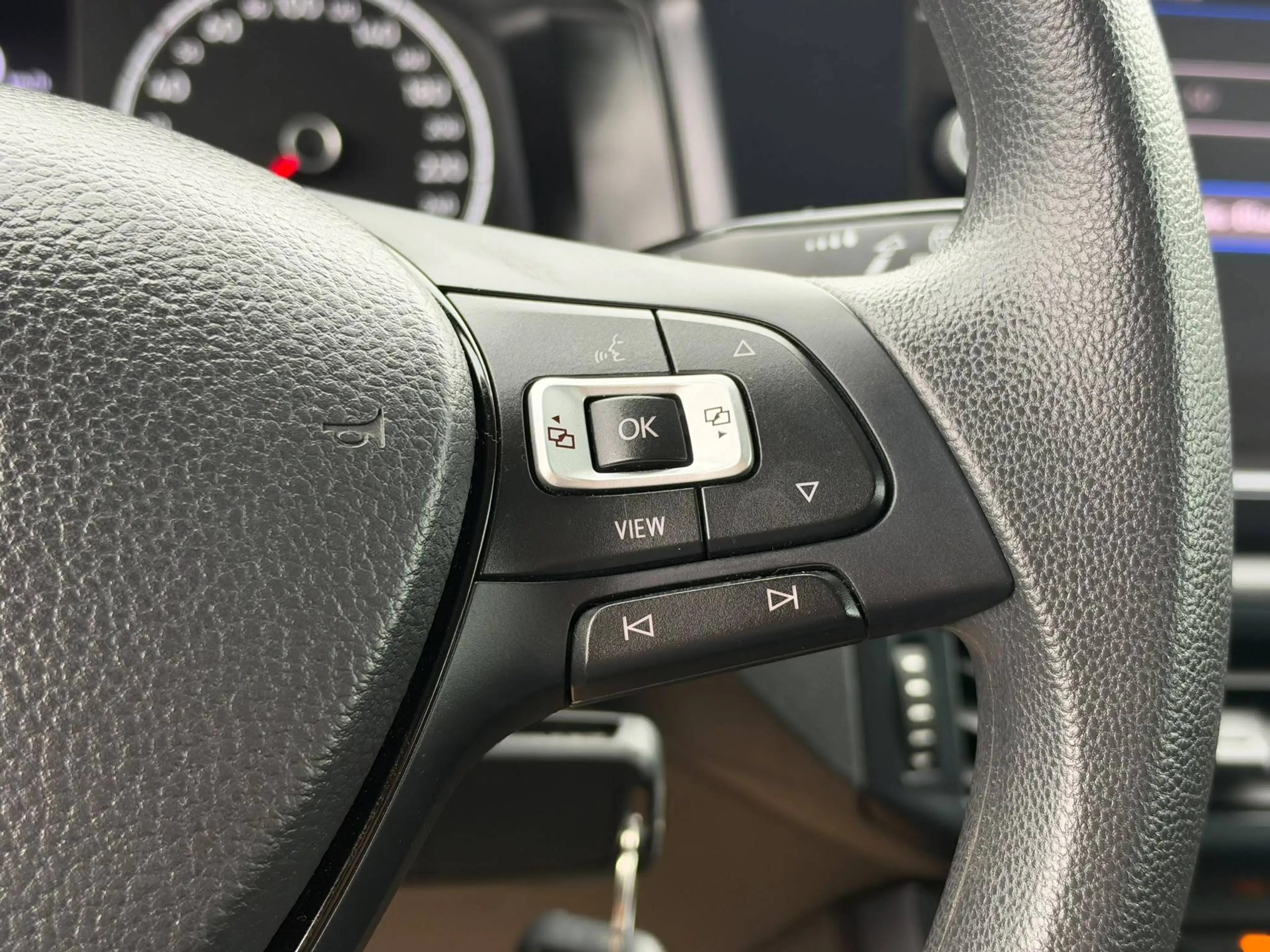 Volkswagen Polo Polo 1.0i / NEW MODEL / ETAT NEUF / FULL SERVICE BOOK !!! — photo 17