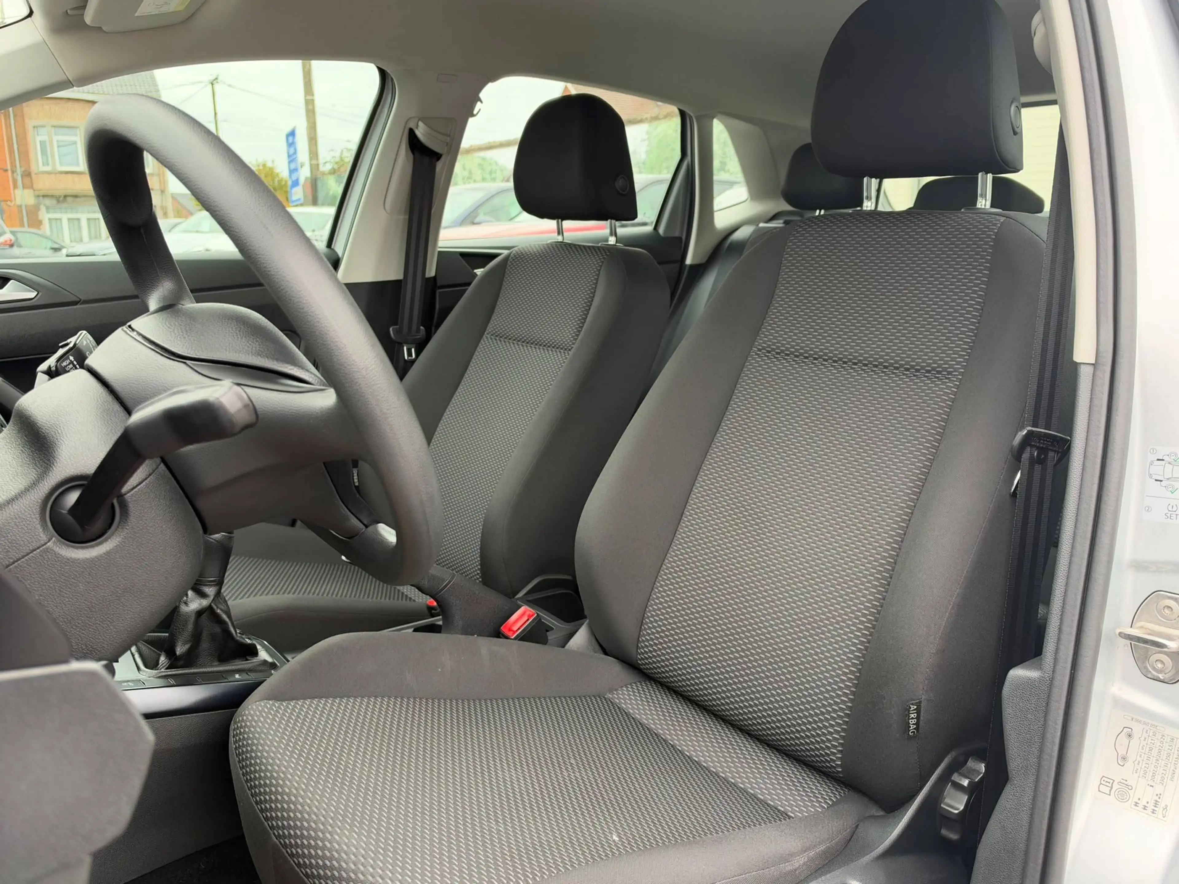 Volkswagen Polo Polo 1.0i / NEW MODEL / ETAT NEUF / FULL SERVICE BOOK !!! — photo 14