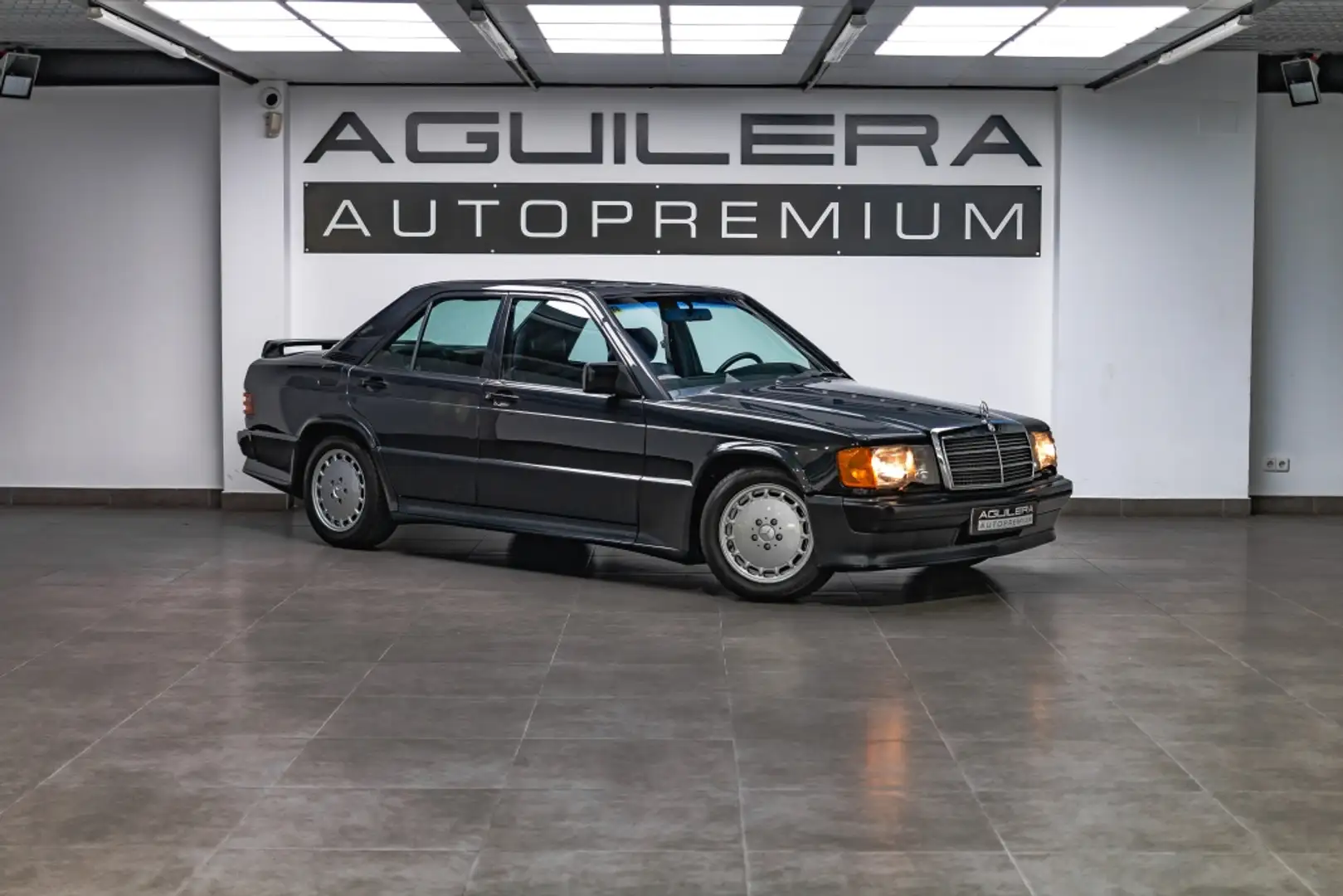 Mercedes-Benz 190 190E 2.3-16 - 1