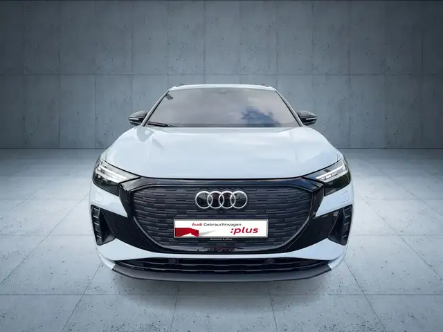 Audi Q4 E-Tron view 8