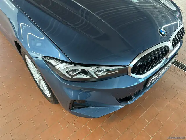 BMW 3 Series view 15