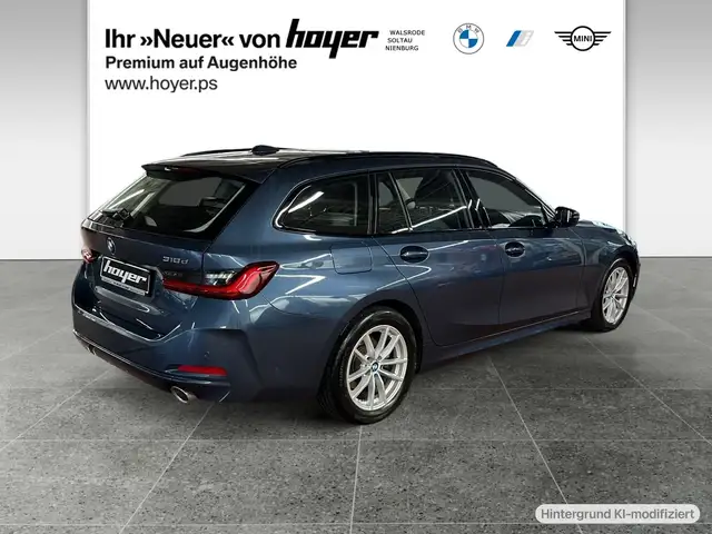 BMW 3 Series view 2