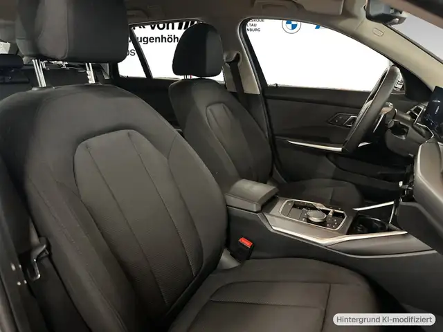 BMW 3 Series view 6