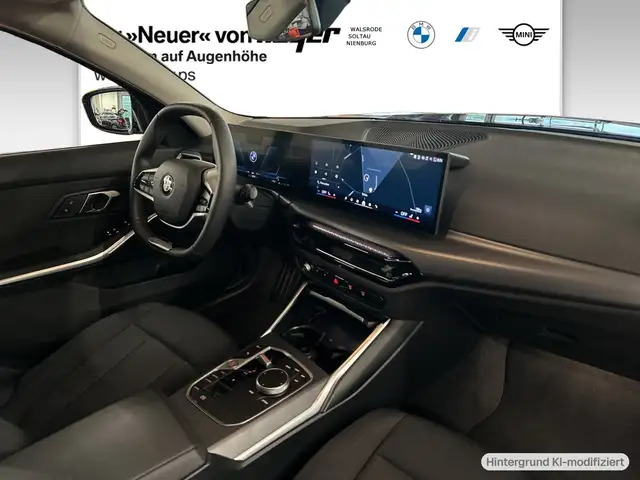 BMW 3 Series view 4