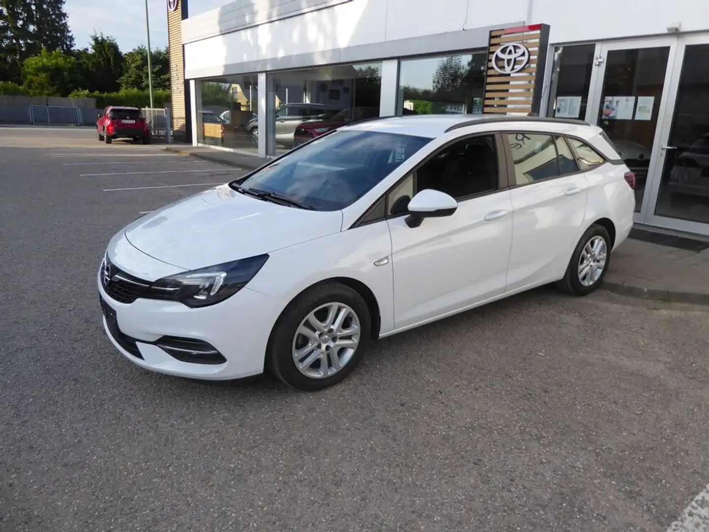 Opel Astra Sports Tourer 1,5 CDTI *LED* Weiß - 2