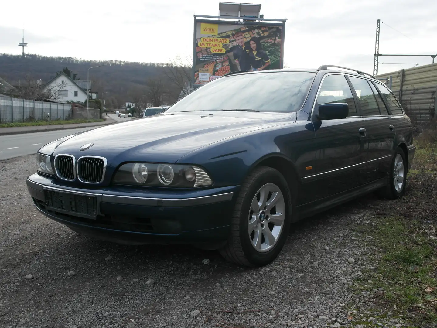 BMW 520 5er 520i touring Tüv Au 12/2027 - 1