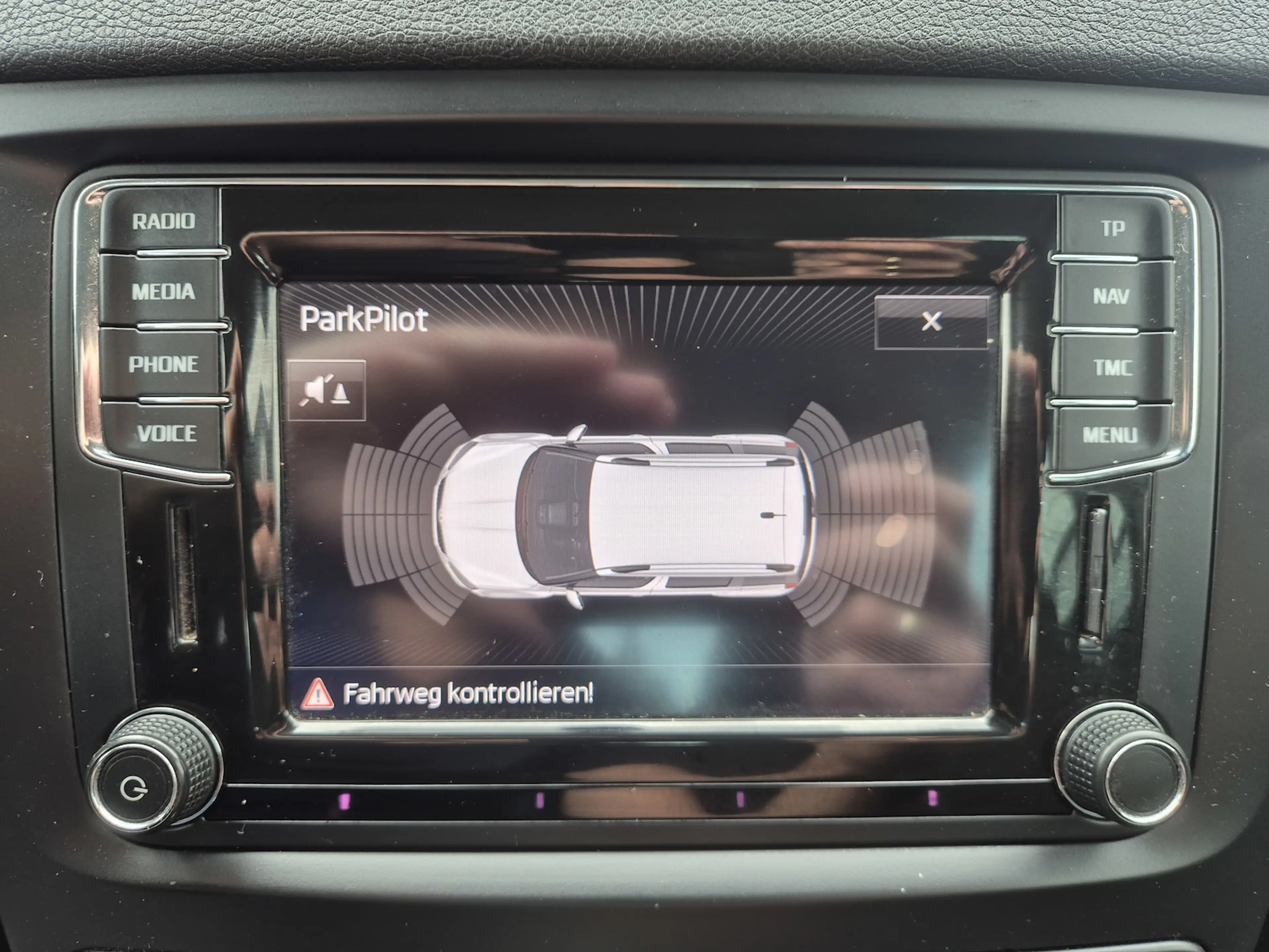 Skoda Yeti Drive Automatik, Bi-Xenon, Einparkhilfe, Klima, — photo 14