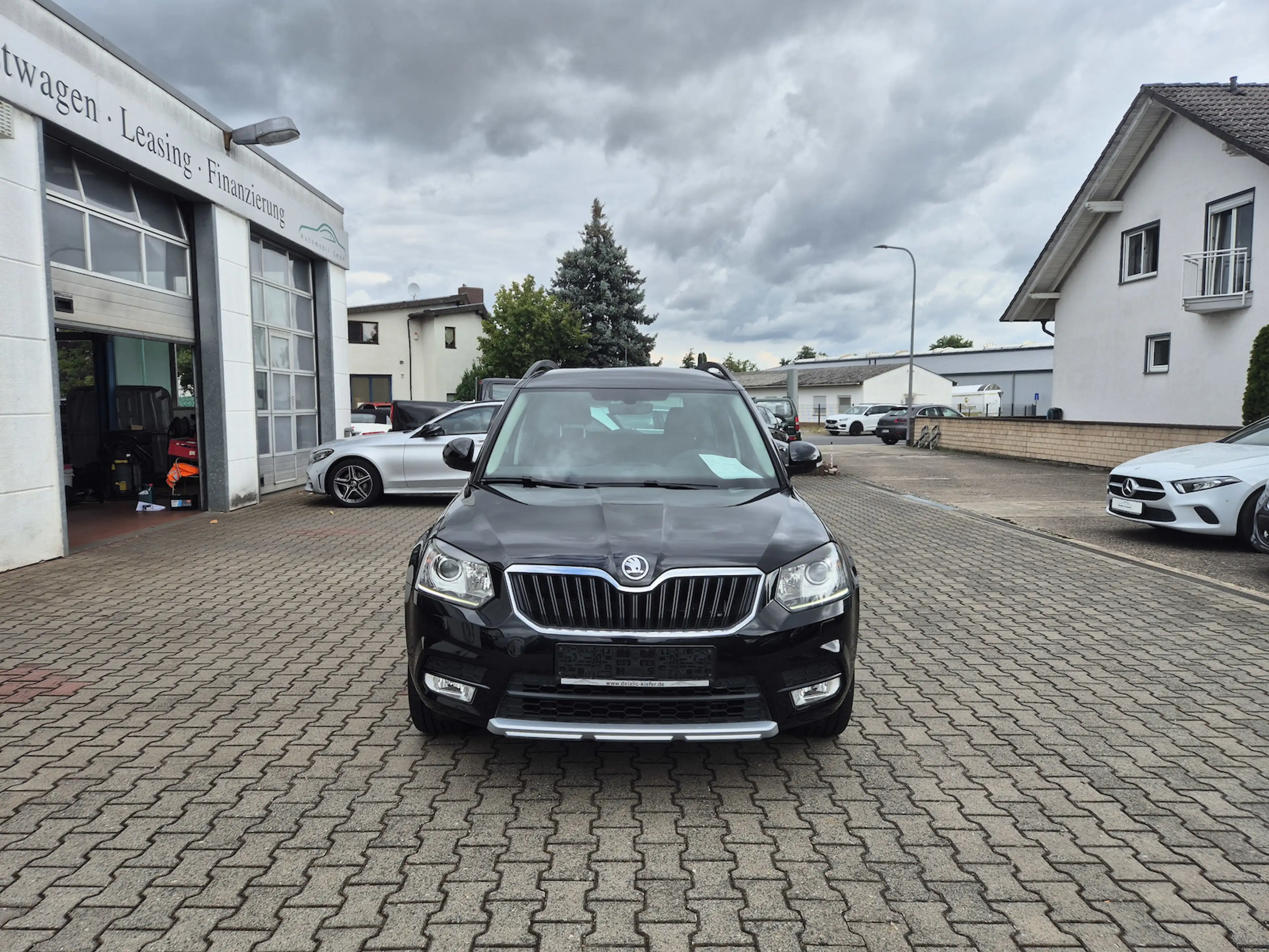 Skoda Yeti Drive Automatik, Bi-Xenon, Einparkhilfe, Klima, — photo 2