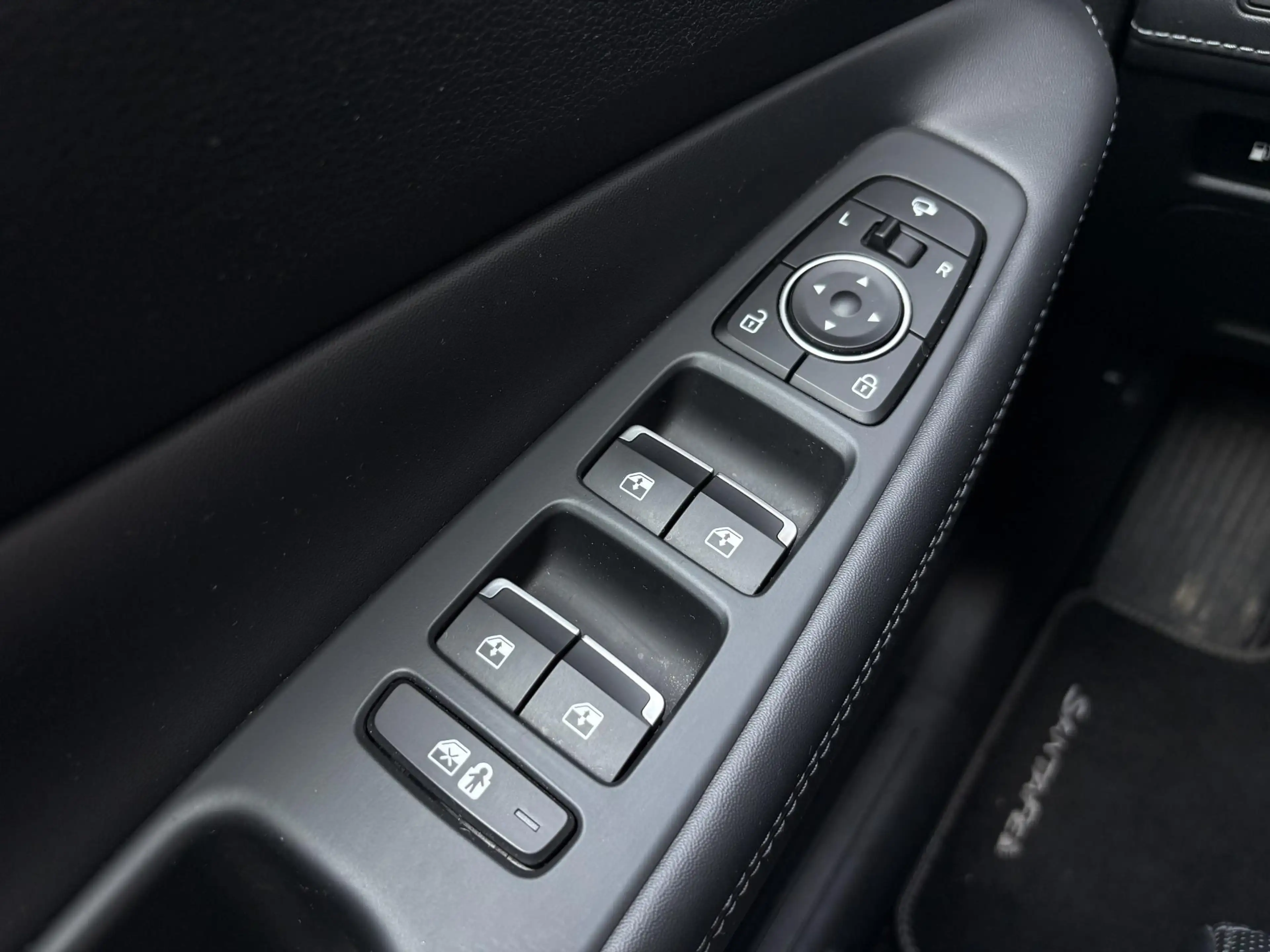 Hyundai SANTA FE 1.6 T-GDI PHEV Premium Sky 7p. SOH 100% / Elektris — photo 9