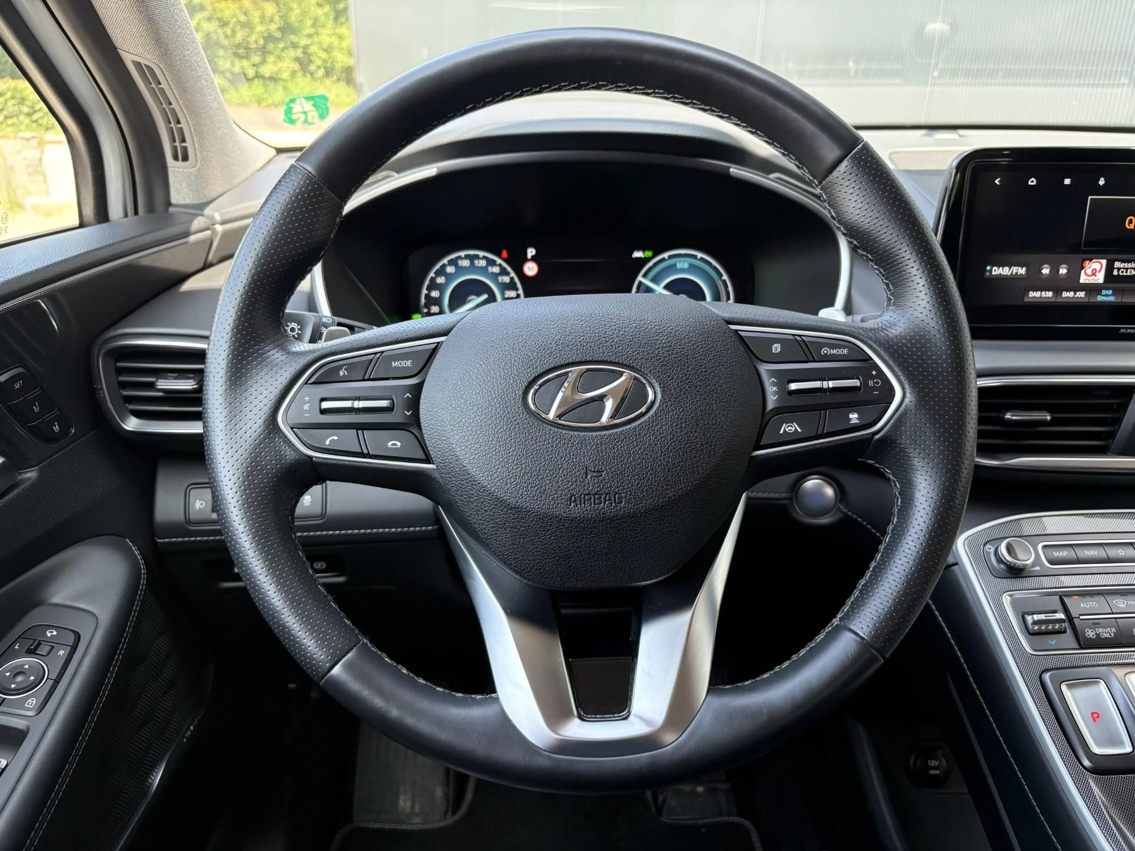 Hyundai SANTA FE 1.6 T-GDI PHEV Premium Sky 7p. SOH 100% / Elektris — photo 33