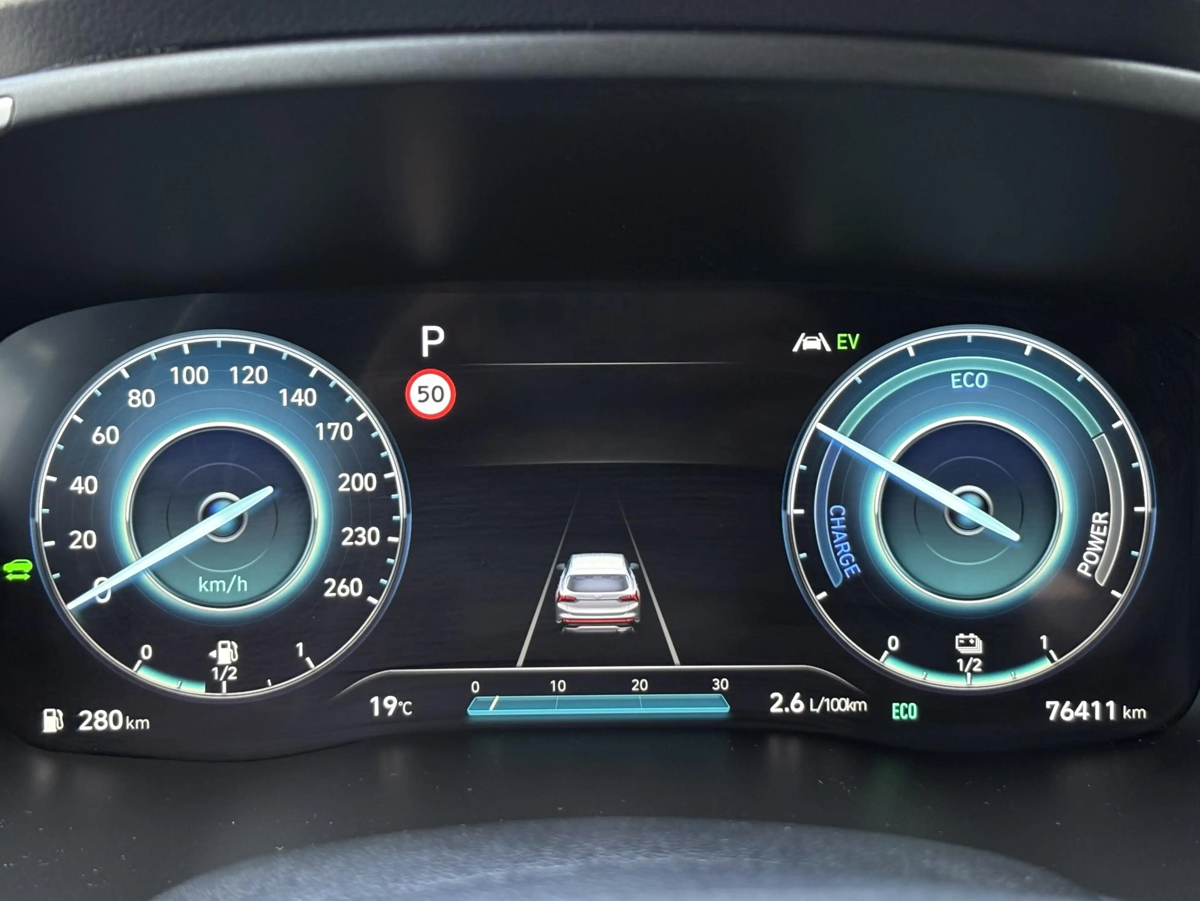 Hyundai SANTA FE 1.6 T-GDI PHEV Premium Sky 7p. SOH 100% / Elektris — photo 15