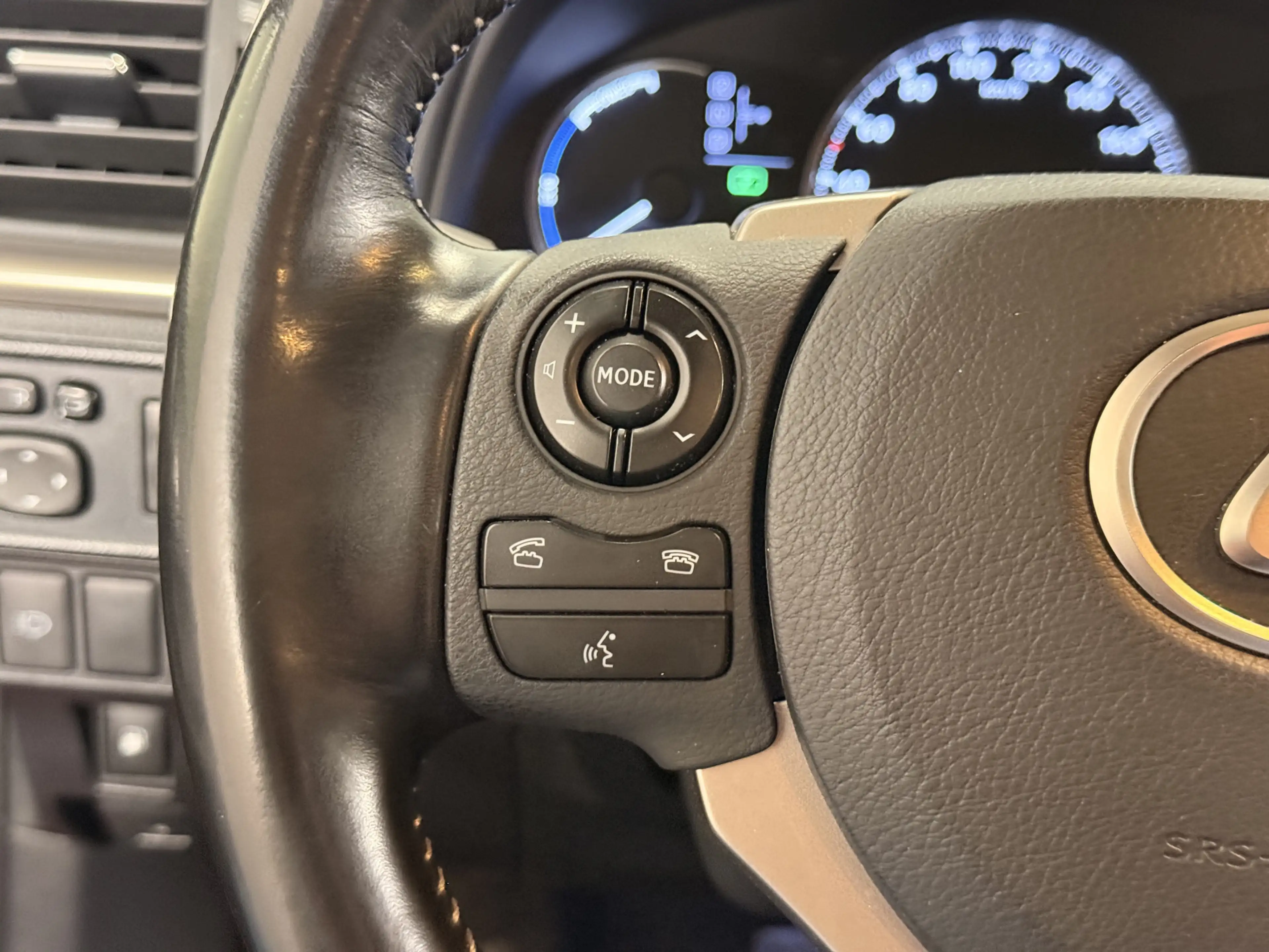 Lexus CT 200h Sport Edition — photo 12