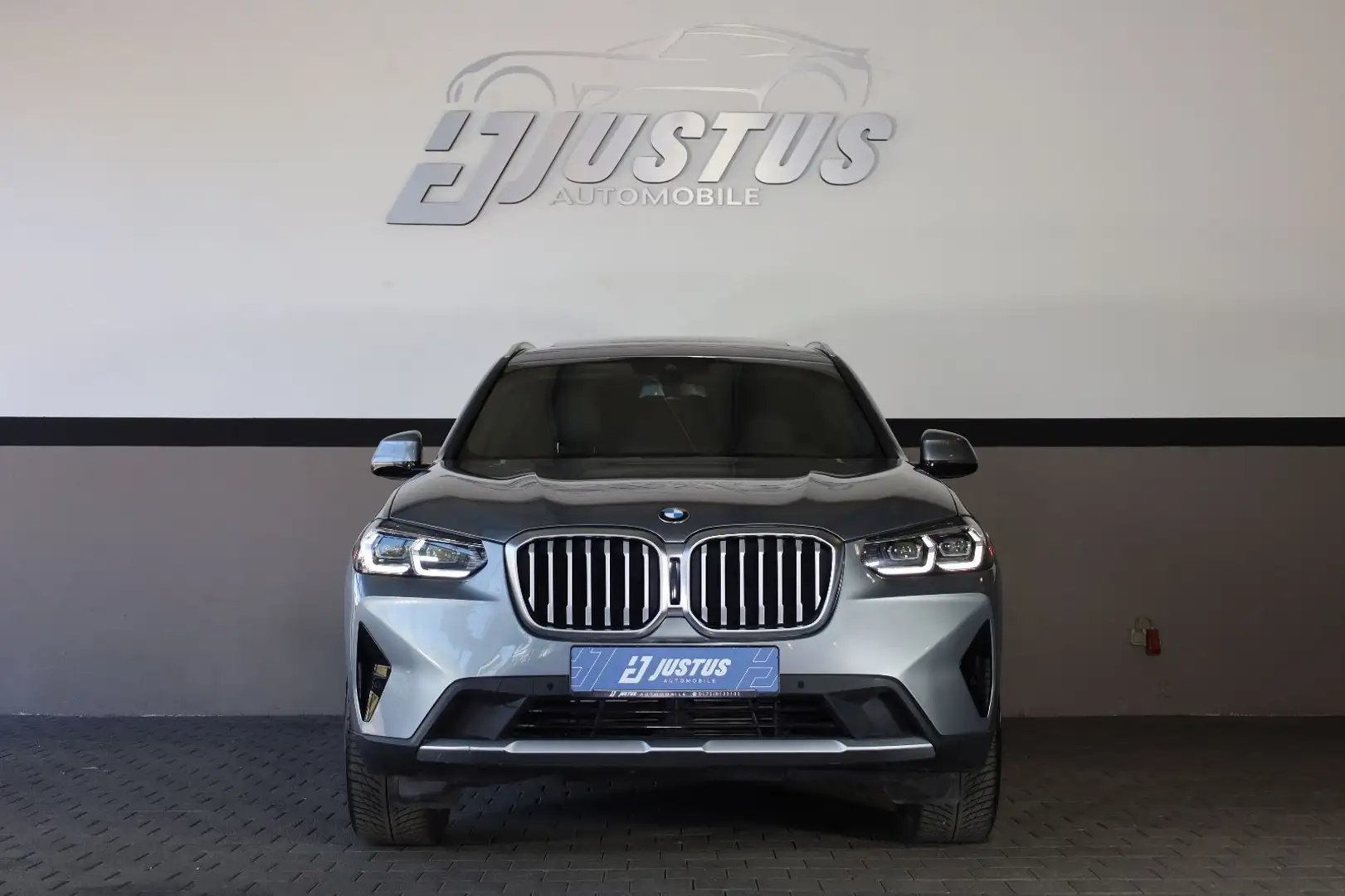 BMW X3 xDrive30i/PANO/SHZ/LHZ/LED/KAMERA/APPLE/R19 Gris - 2