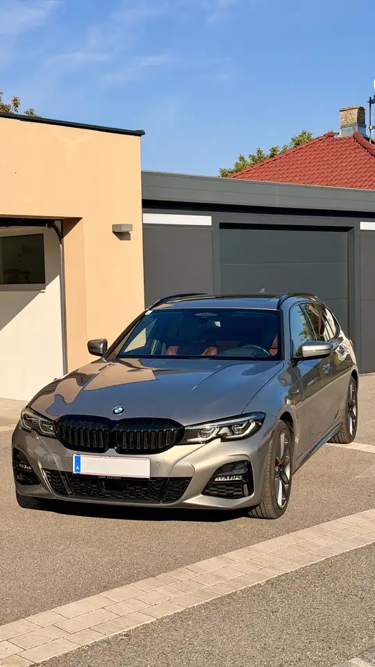 BMW 330