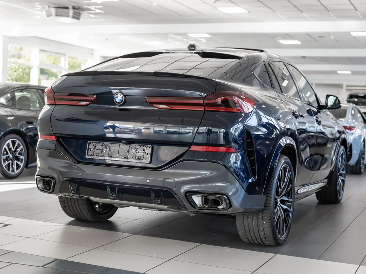 BMW X6 xDrive 30d M-Sportpaket FACEL. 360° PANO Černá - 2