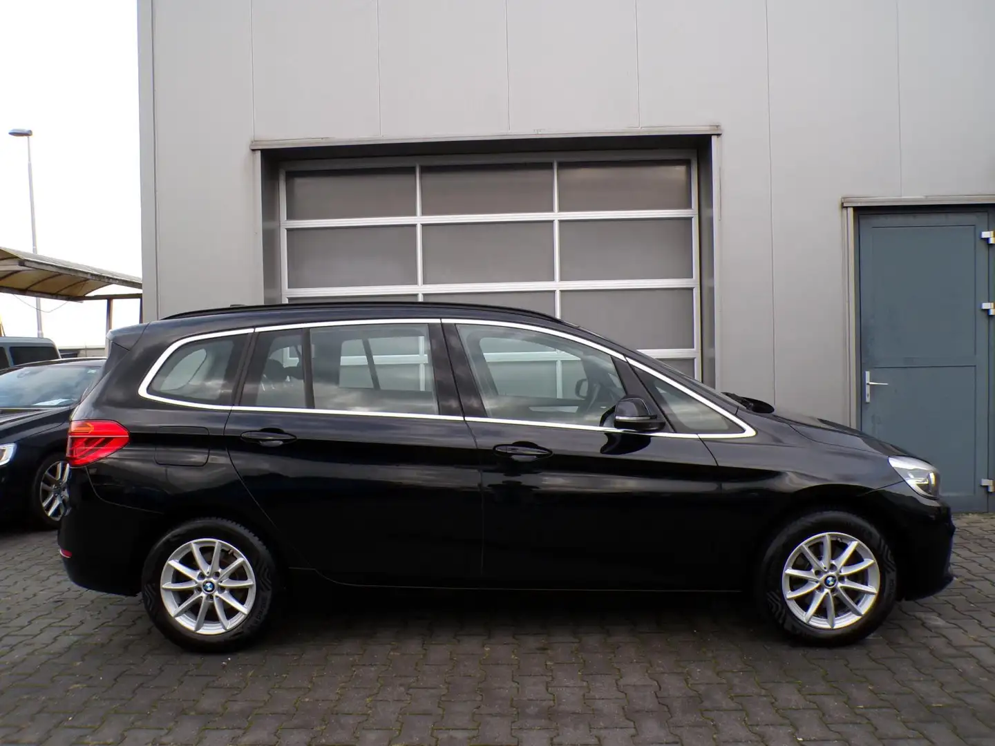 BMW 216 2-serie Gran Tourer 216i Essential|Navi|Cruise|Par Zwart - 2