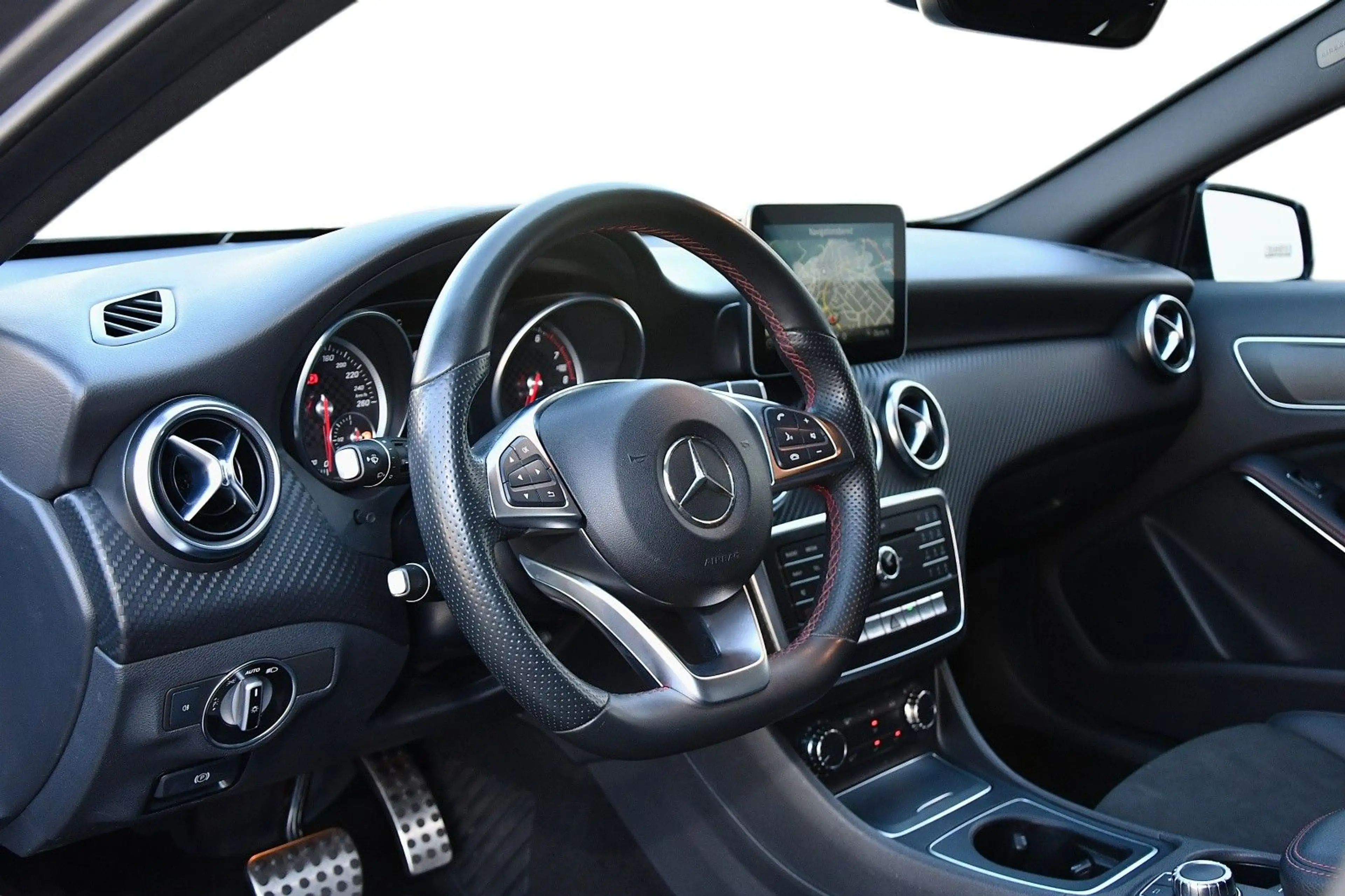 Mercedes-Benz A 200 BlueEfficiency AMG/Sport-Paket*aus 1.Hand* — photo 8