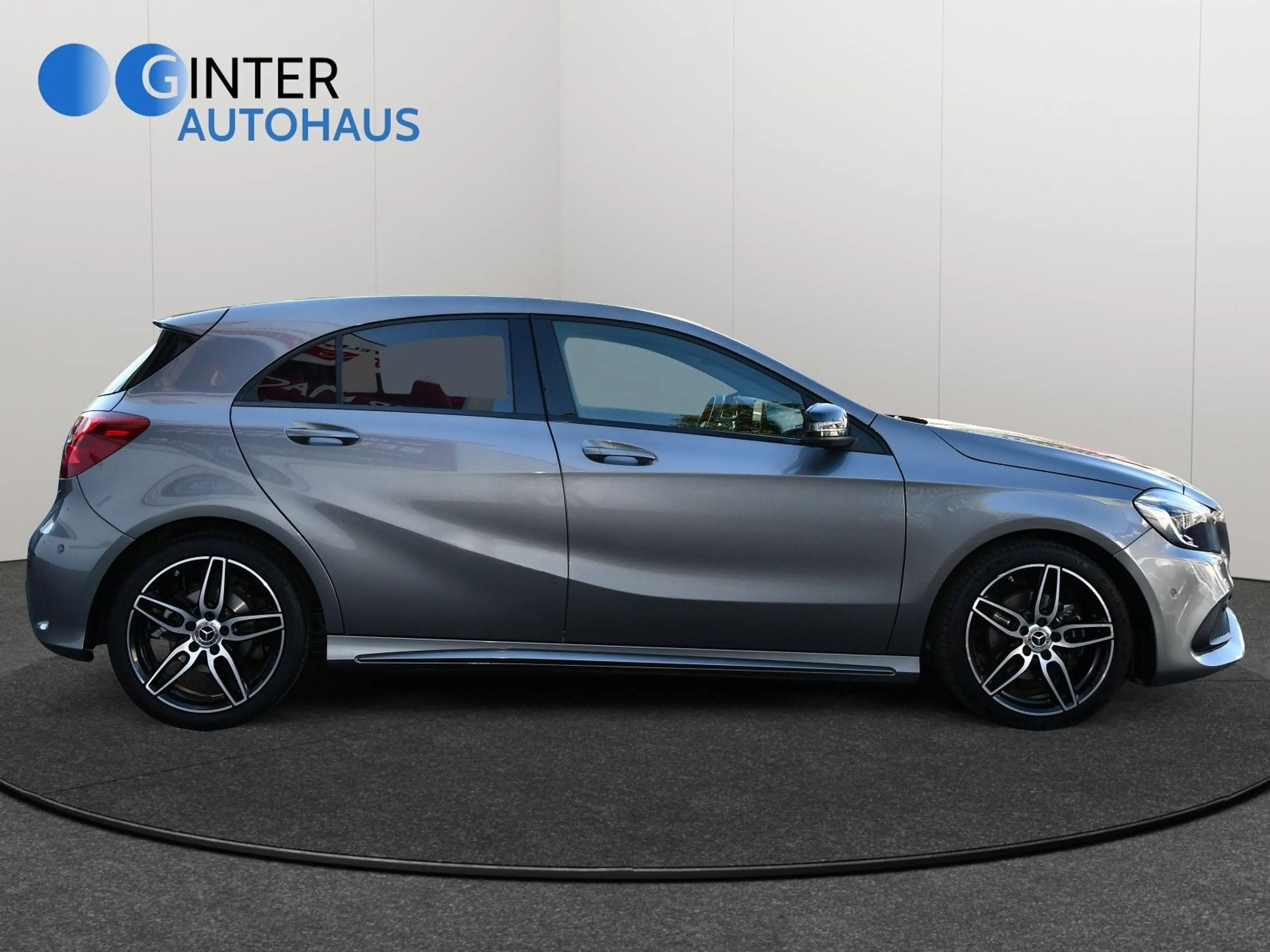 Mercedes-Benz A 200 BlueEfficiency AMG/Sport-Paket*aus 1.Hand* — photo 3