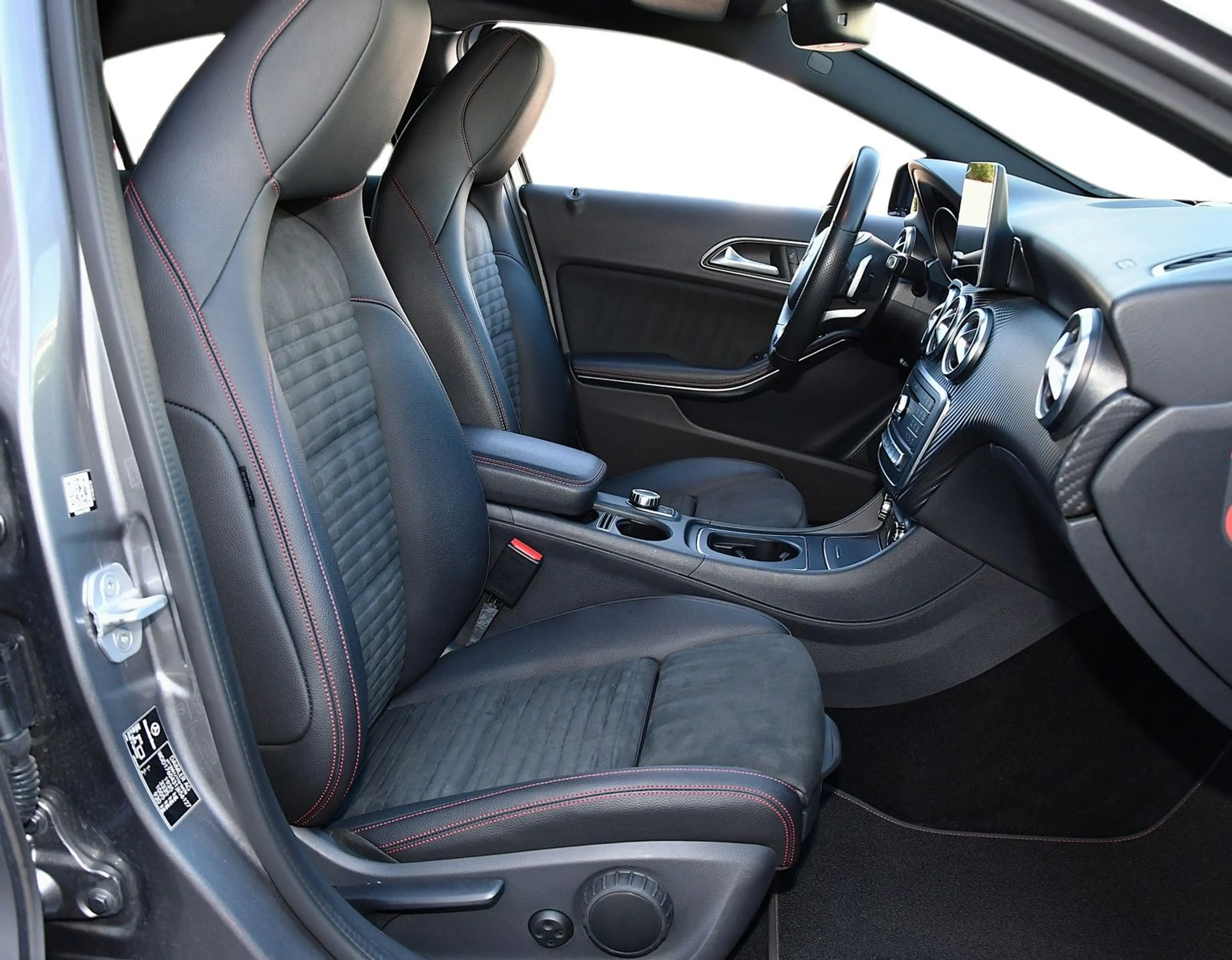 Mercedes-Benz A 200 BlueEfficiency AMG/Sport-Paket*aus 1.Hand* — photo 12